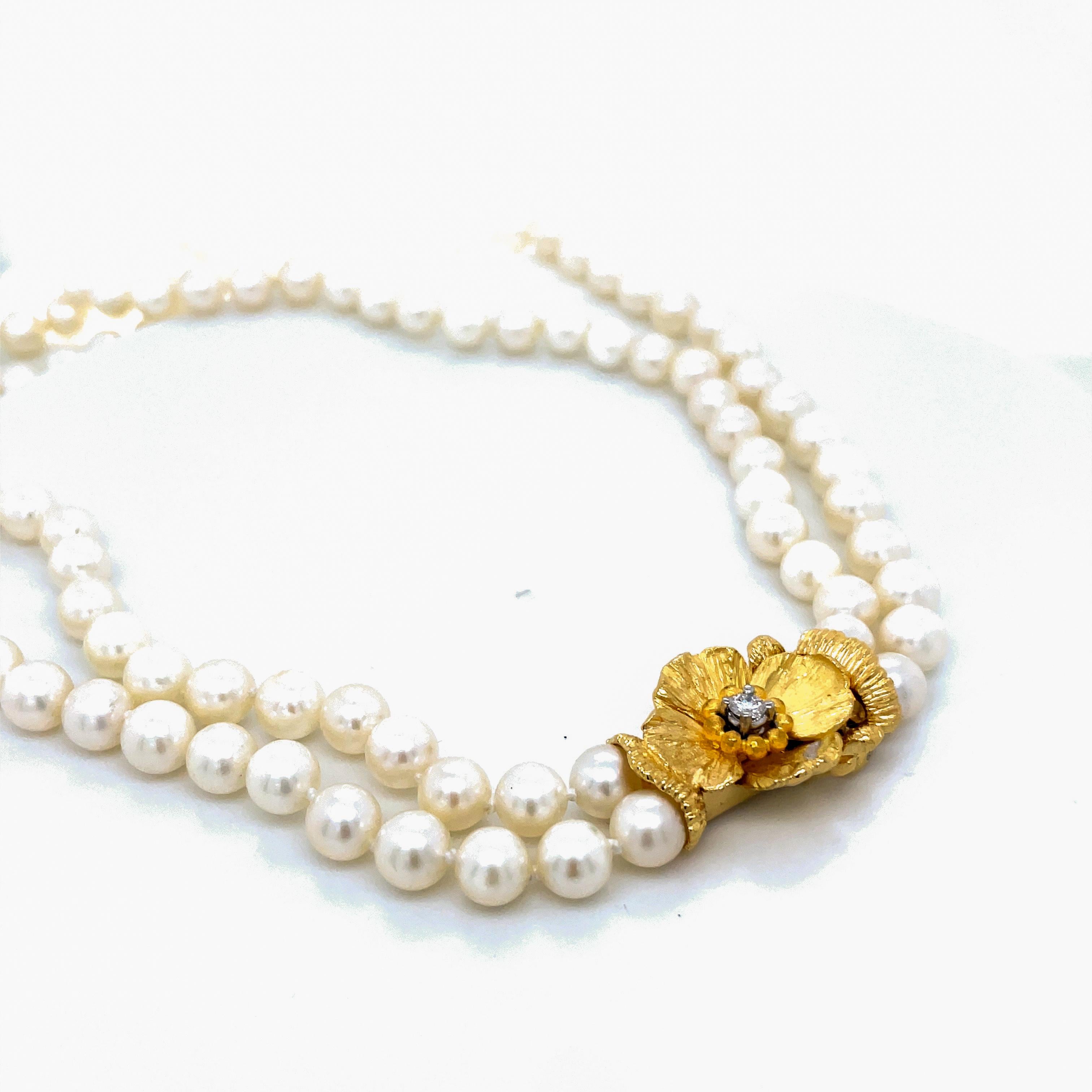 18 Karat Gold Perlen-Diamant-Blumen-Halskette (Rundschliff) im Angebot