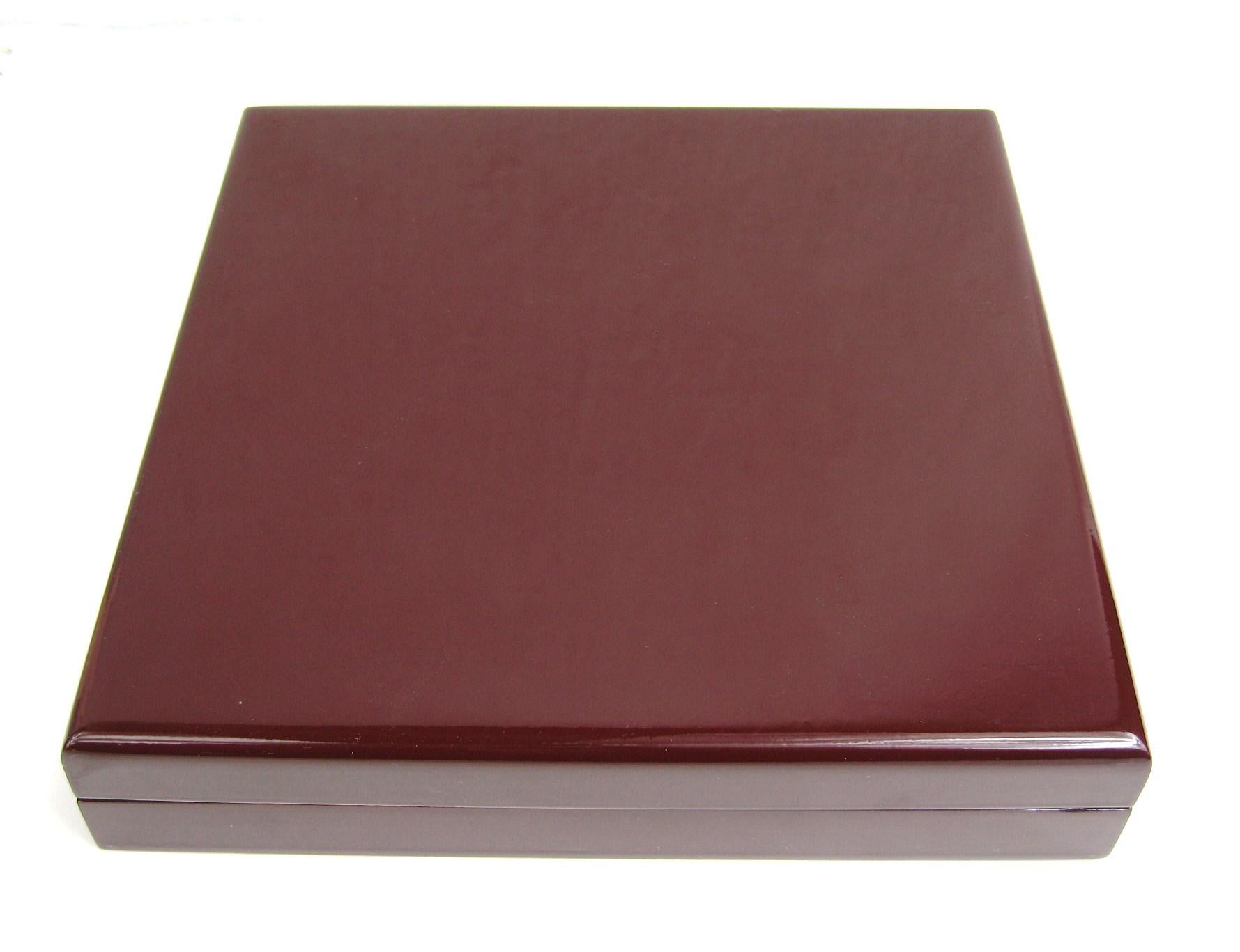 Collana di perle in oro 18K da 9,5 mm in vendita 7