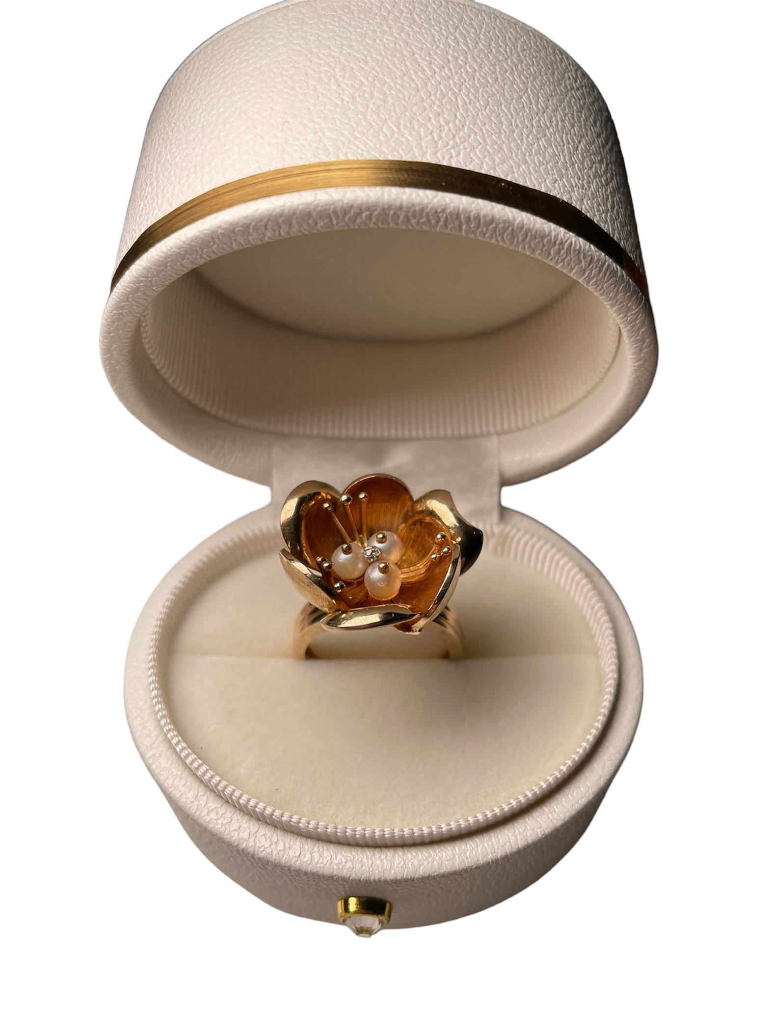 Round Cut 18K Gold Pearls Cocktail Ring  For Sale
