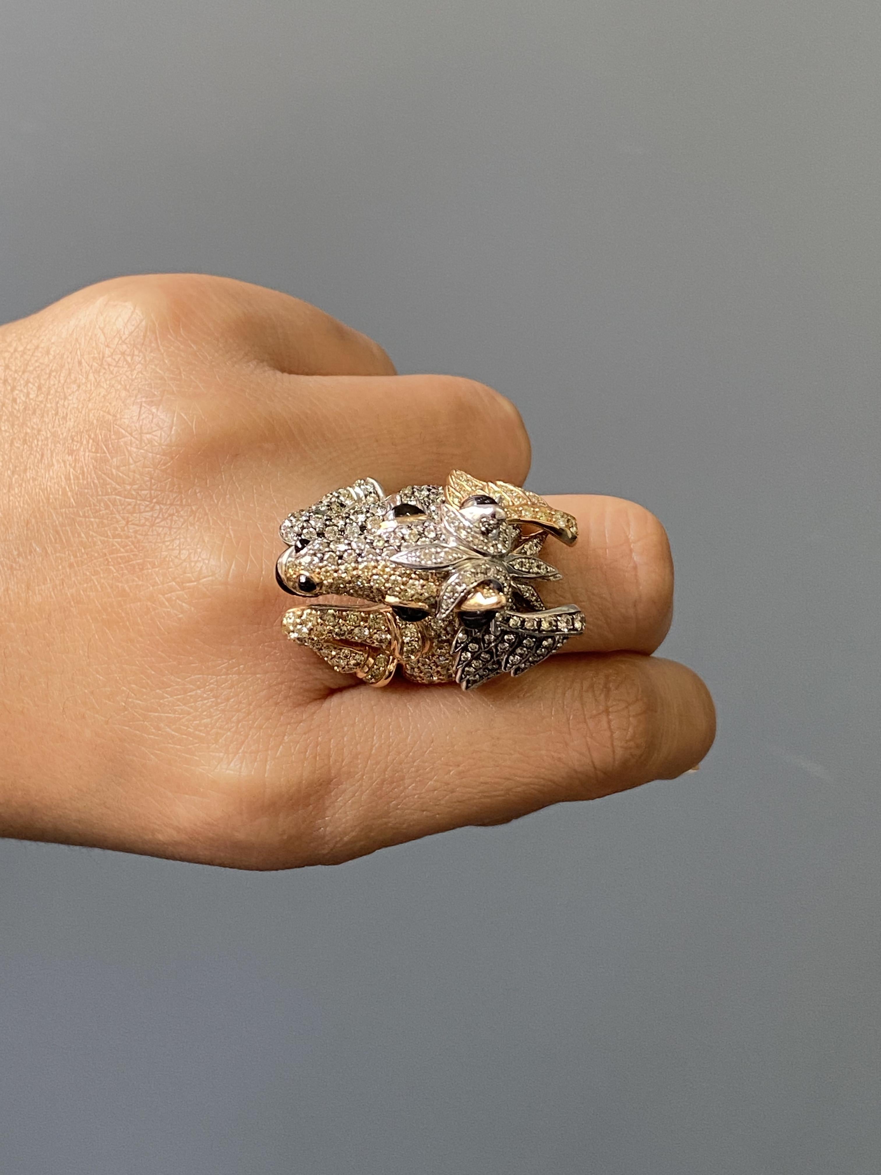 18K Gold Ring Pegagsus Inspired with Fancy Diamonds For Sale 2