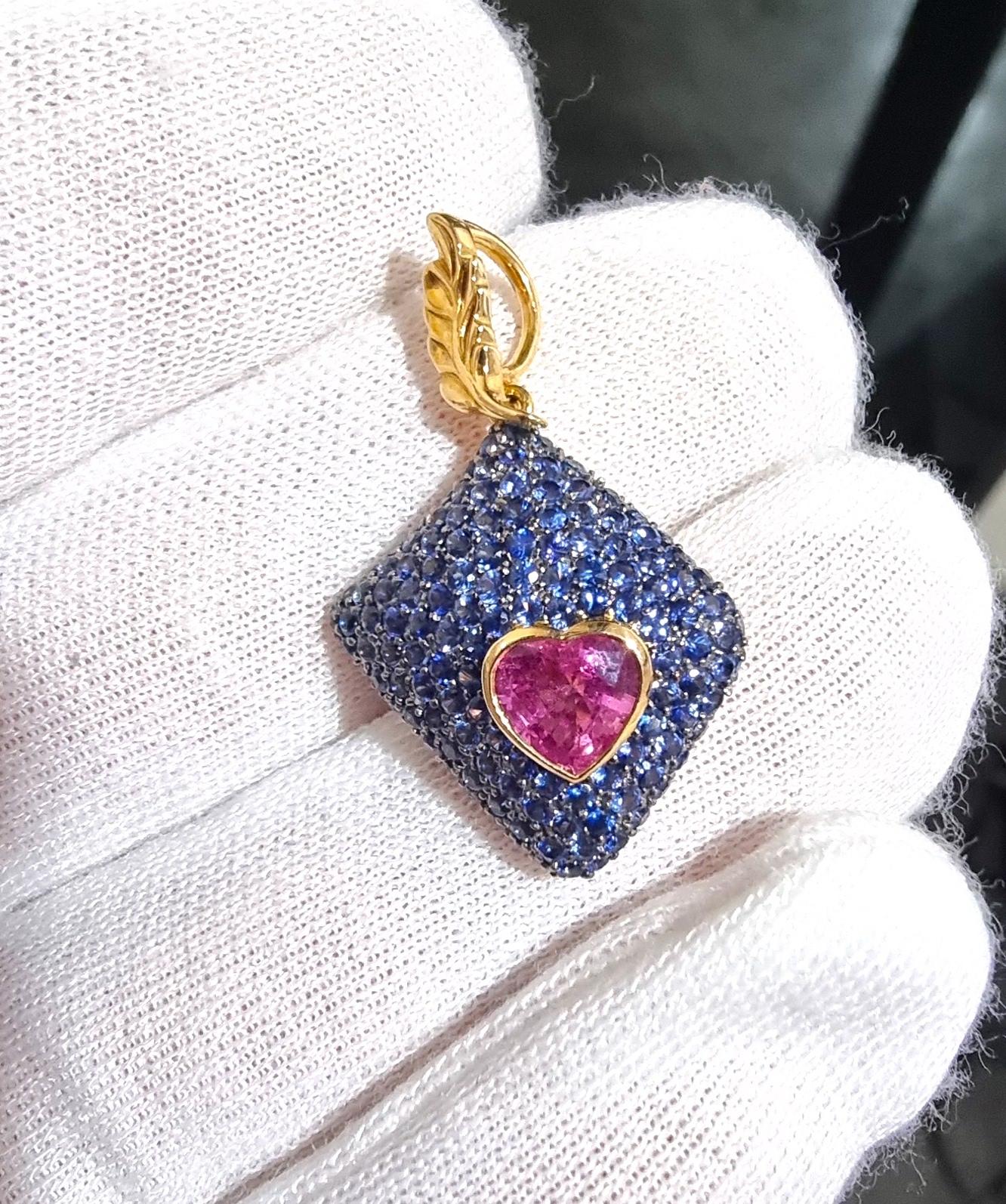 18K Gold Pendant with Pink Heart Sapphire and Blue Round Sapphires Gold Pendant For Sale 1