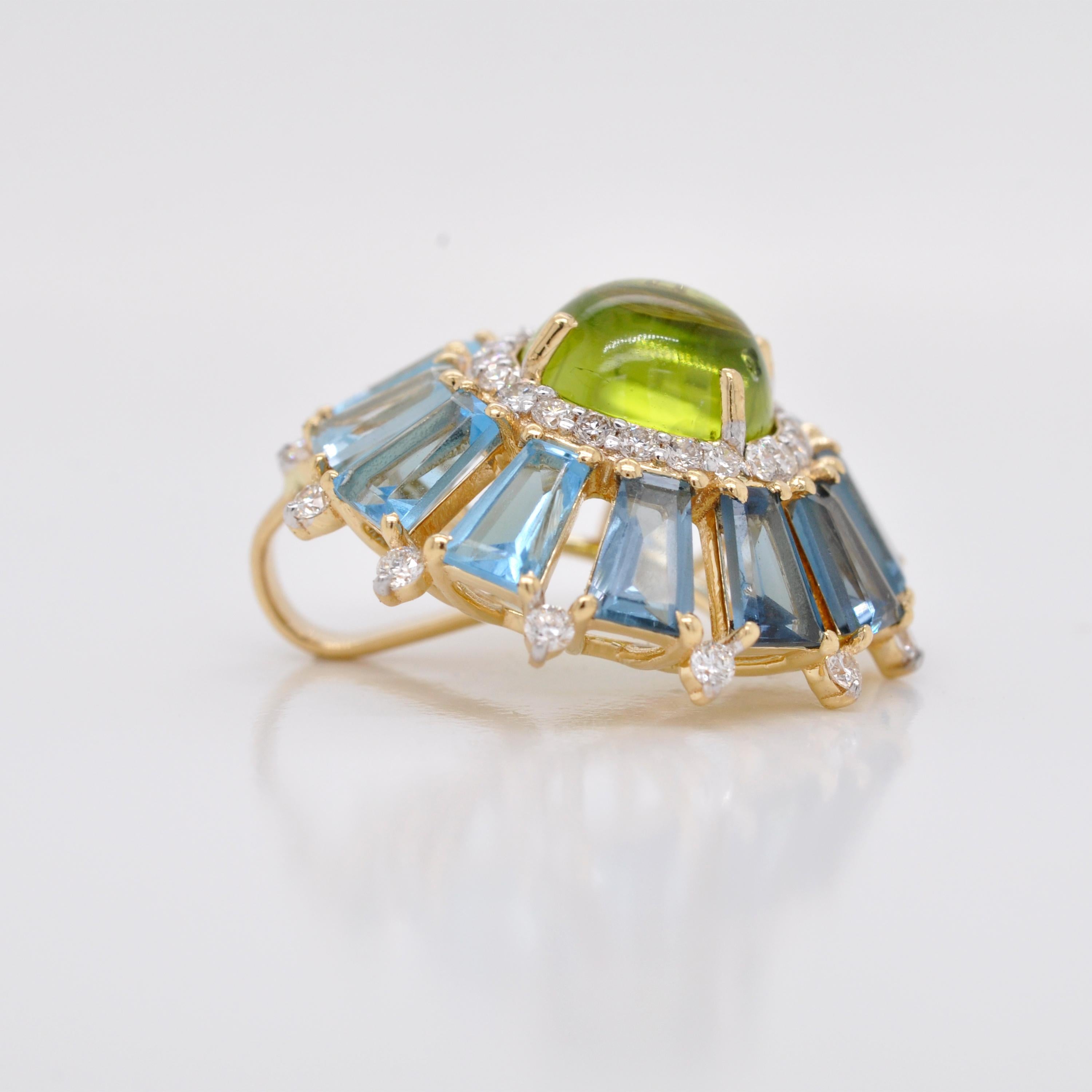 18K Gold Peridot Cabochon Blue Topaz Taper Baguette Diamond Ferris Wheel Pendant In New Condition For Sale In Jaipur, Rajasthan