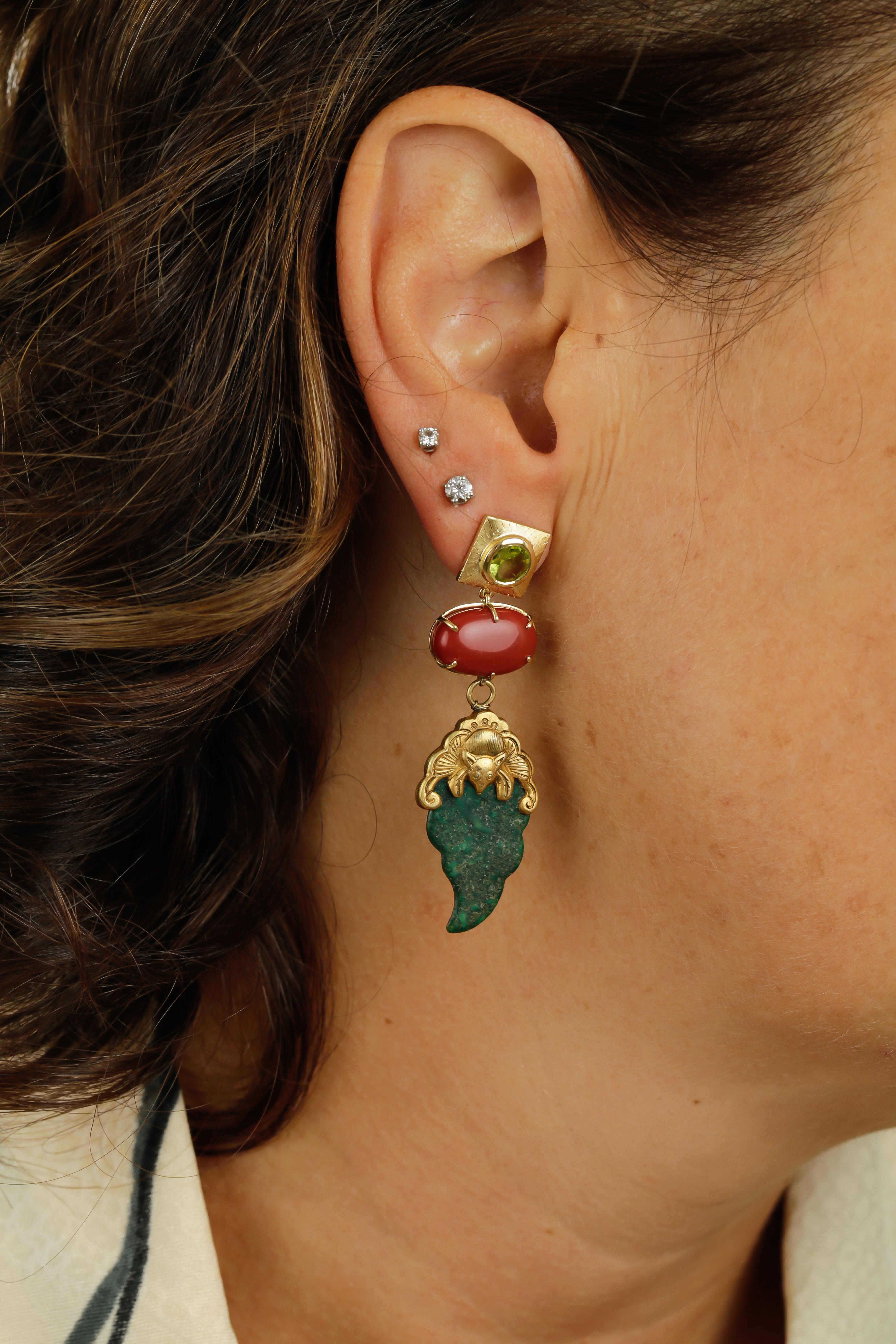 18 Karat Gold Peridot-Korallen-Ohrringe, seltene chinesische Ohrringe (Kunsthandwerker*in) im Angebot