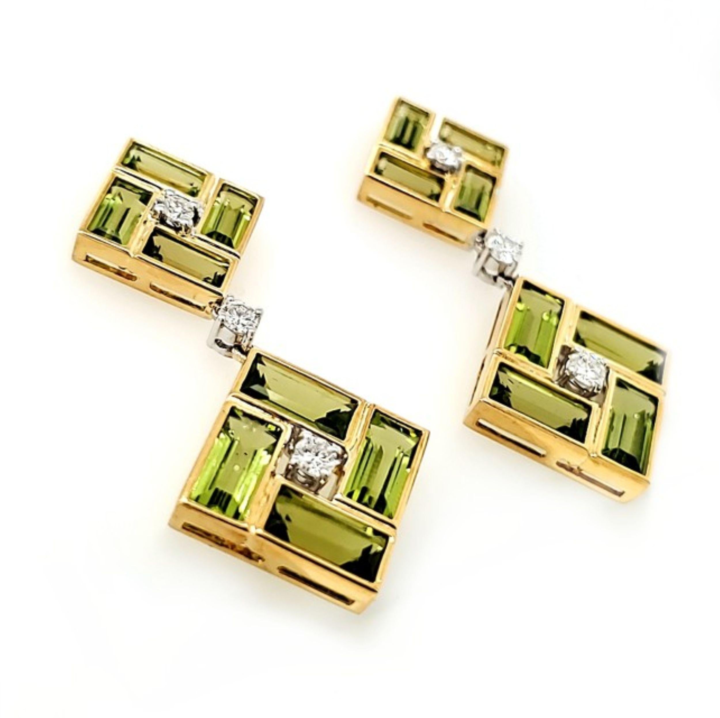 Contemporaneo Orecchini con diamanti e peridoto in oro 18k in vendita