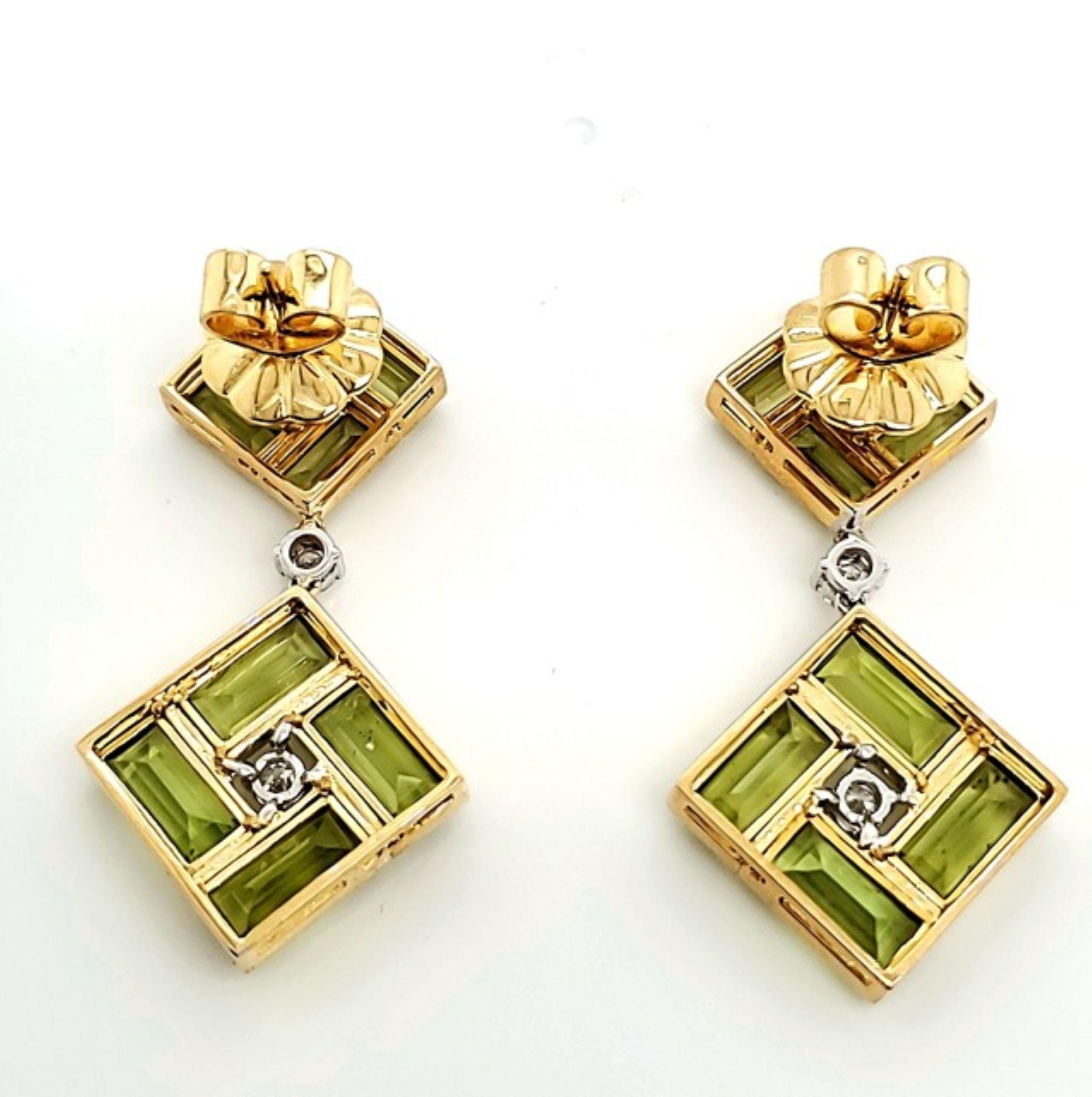 Taglio baguette Orecchini con diamanti e peridoto in oro 18k in vendita