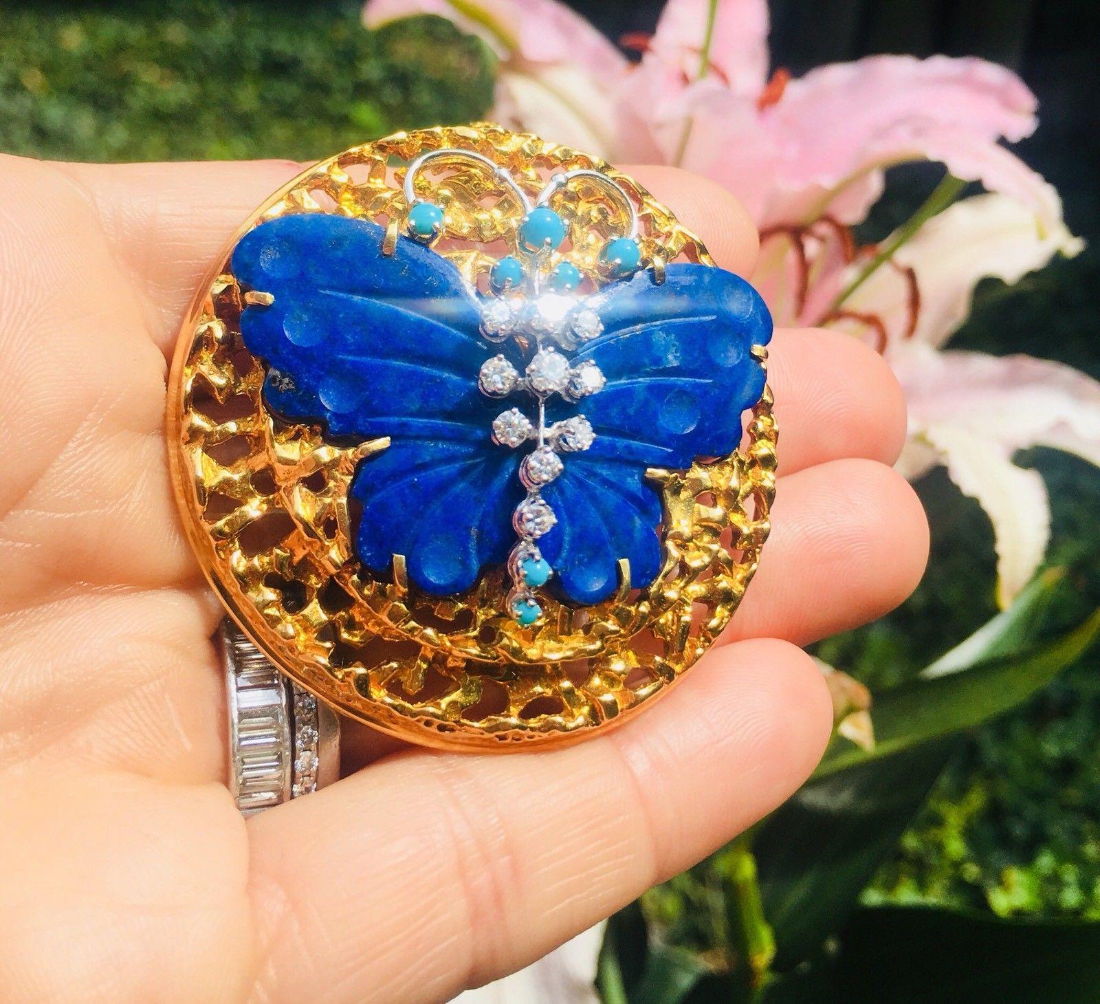 This stunning 18 karat freeform handmade Peter Lindeman carved lapis butterfly pendant and brooch could be used on an omega choker necklace or a long gold chain, or even over pearls or a strand of lapis. The pendant hook is quite large.  Chic