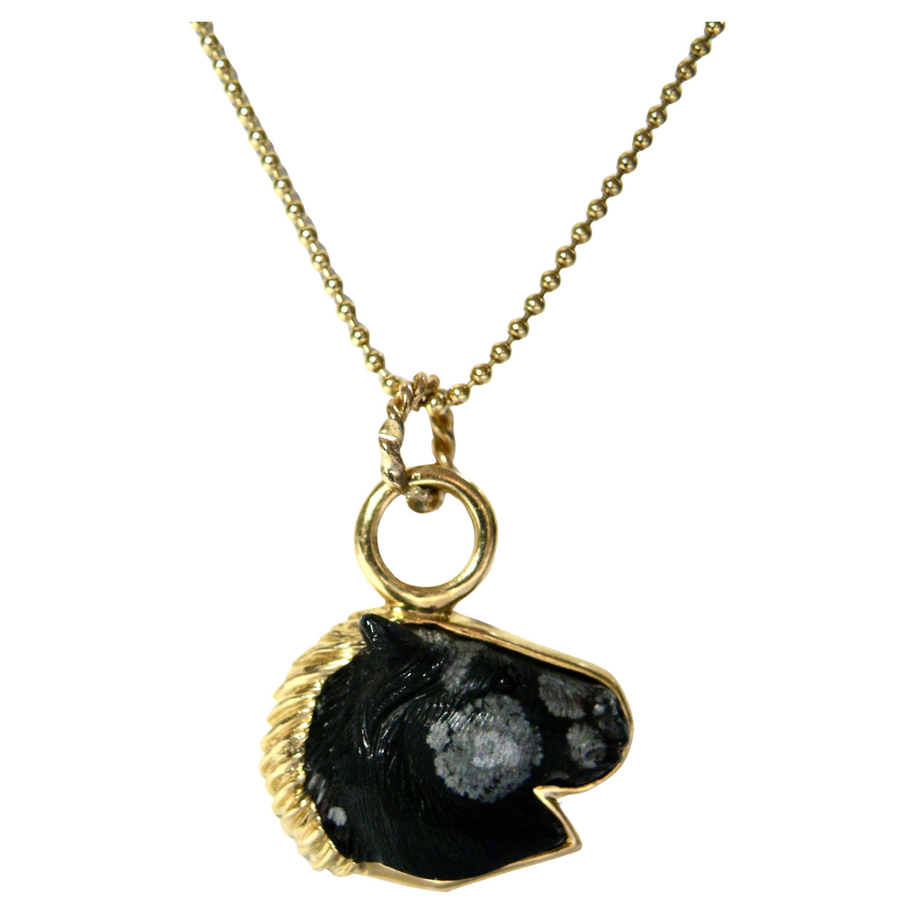Ciondolo a forma di testa di cavallo in ossidiana Petit snowflake in oro 18k con catena