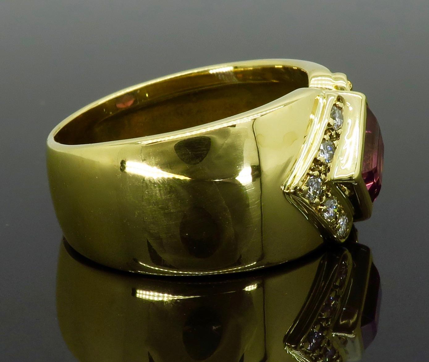 18 Karat Gold Pink Gemstone Diamond Ring 3