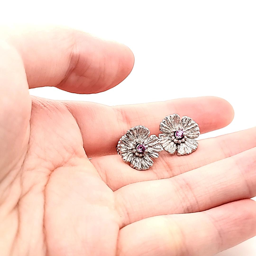 18k Gold Pink Sapphire Cts 0.18 Flower Earrings For Sale 2