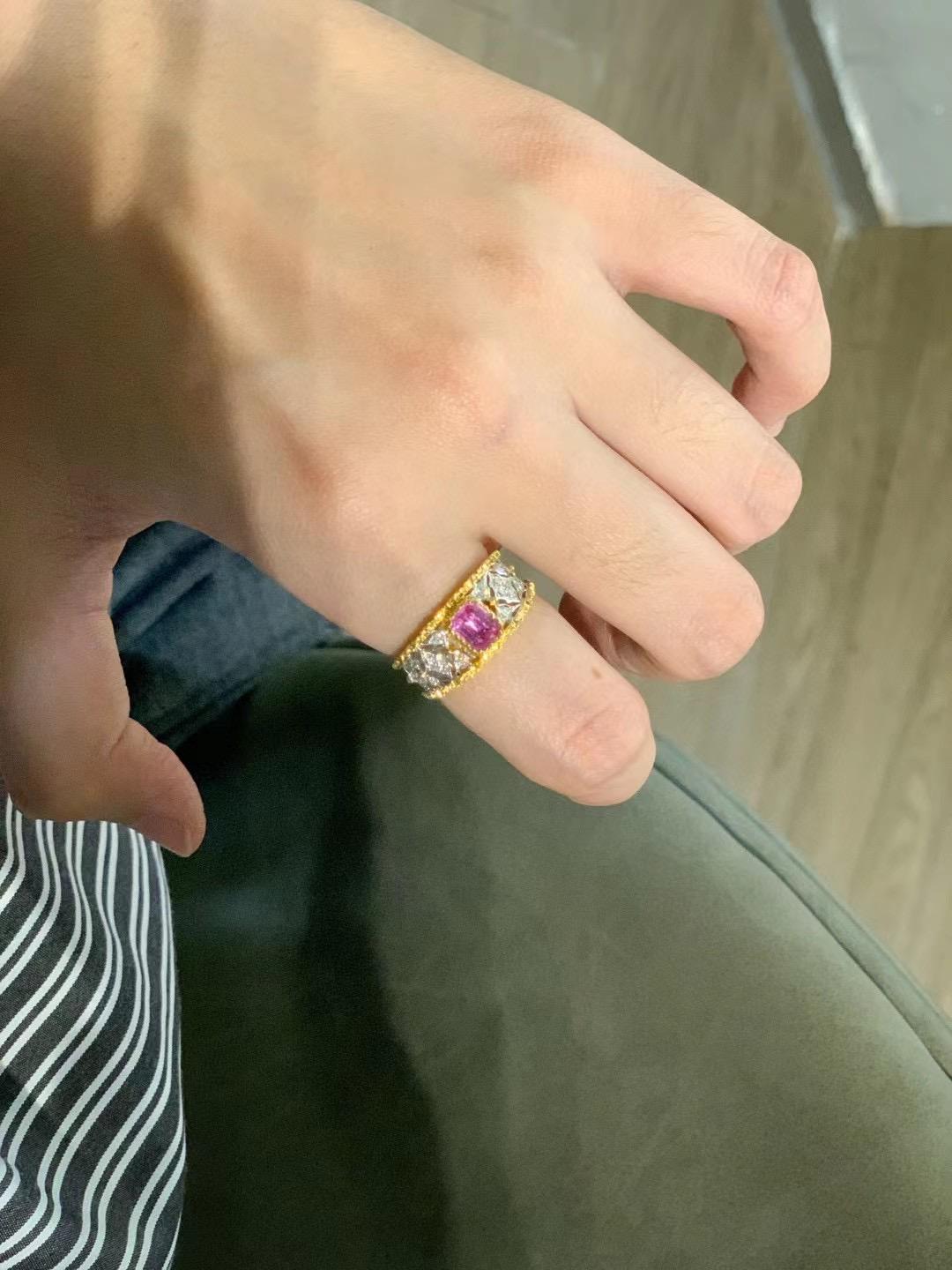 Anello a laccio con zaffiro rosa e diamante in oro 18 carati In condizioni Nuovo in vendita a Kowloon, HK
