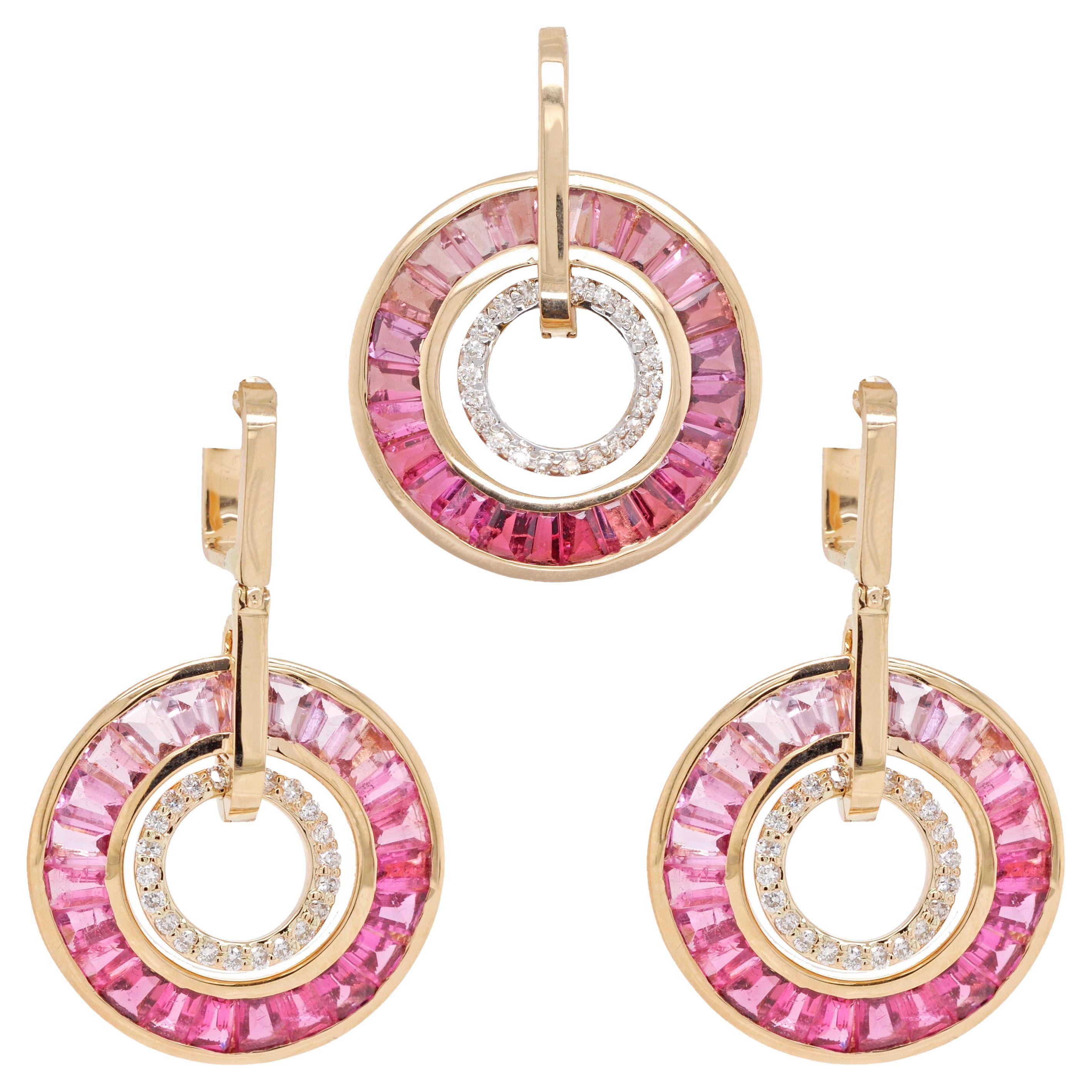 18 Karat Gold Rosa Turmalin Taper Baguette Diamant Kreis Deco Anhänger Ohrringe Set im Angebot