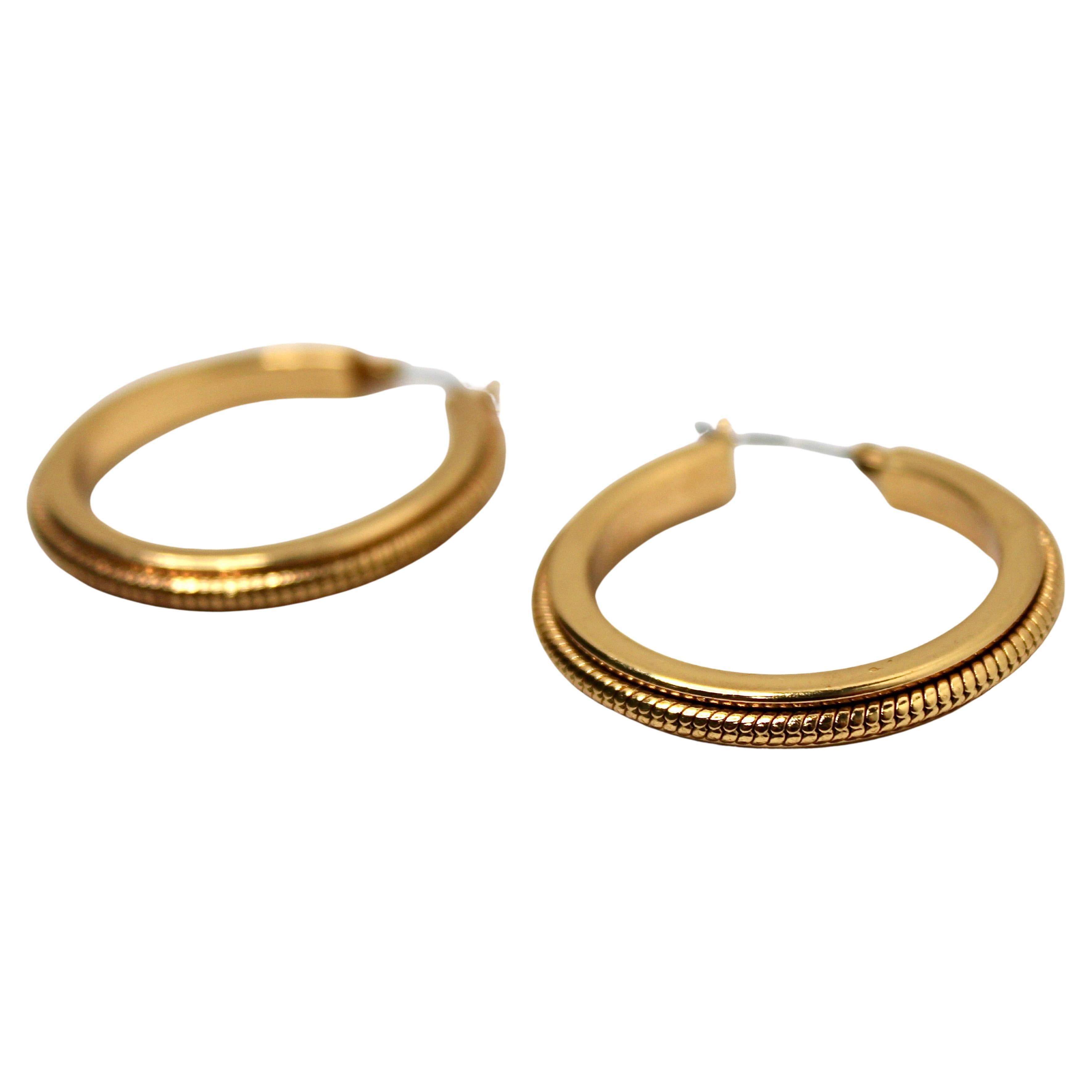 Orecchini a cerchio placcati in oro 18k, circa anni '70 In condizioni buone in vendita a Scottsdale, AZ