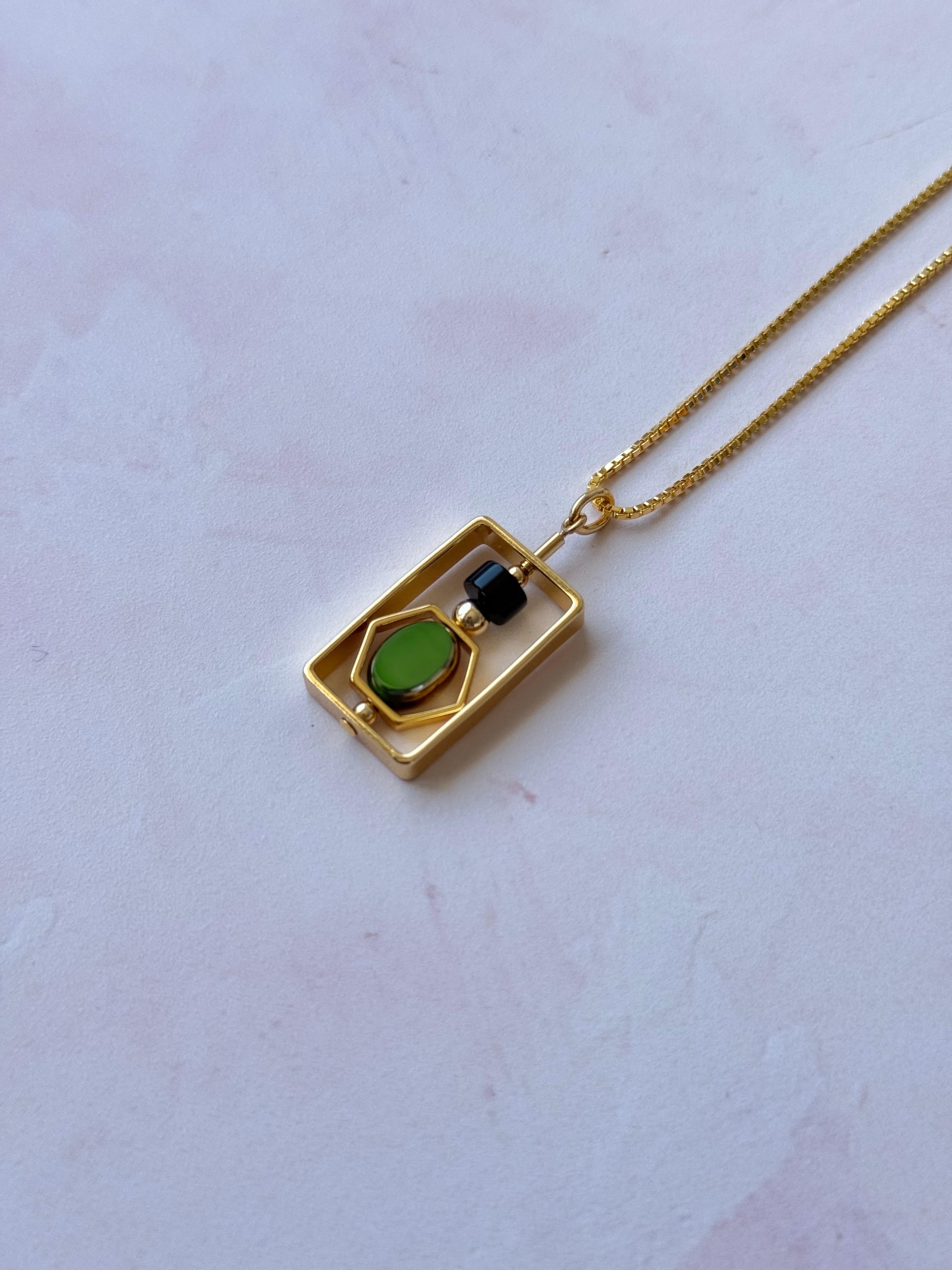 Art Déco Argento placcato oro 18 carati Art x  Collana con gemme di onice nero 2502N in vendita