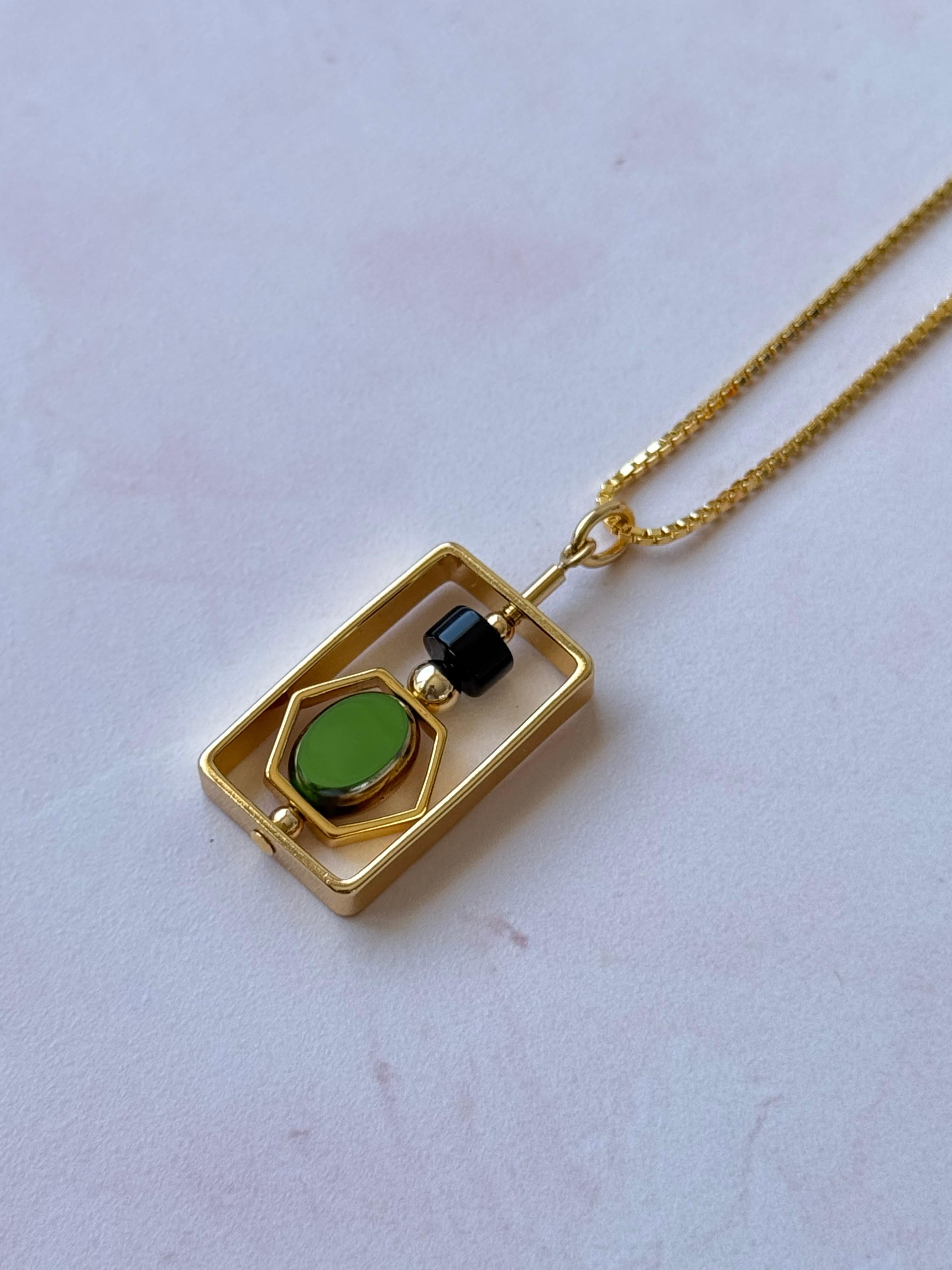 Taglio rotondo Argento placcato oro 18 carati Art x  Collana con gemme di onice nero 2502N in vendita