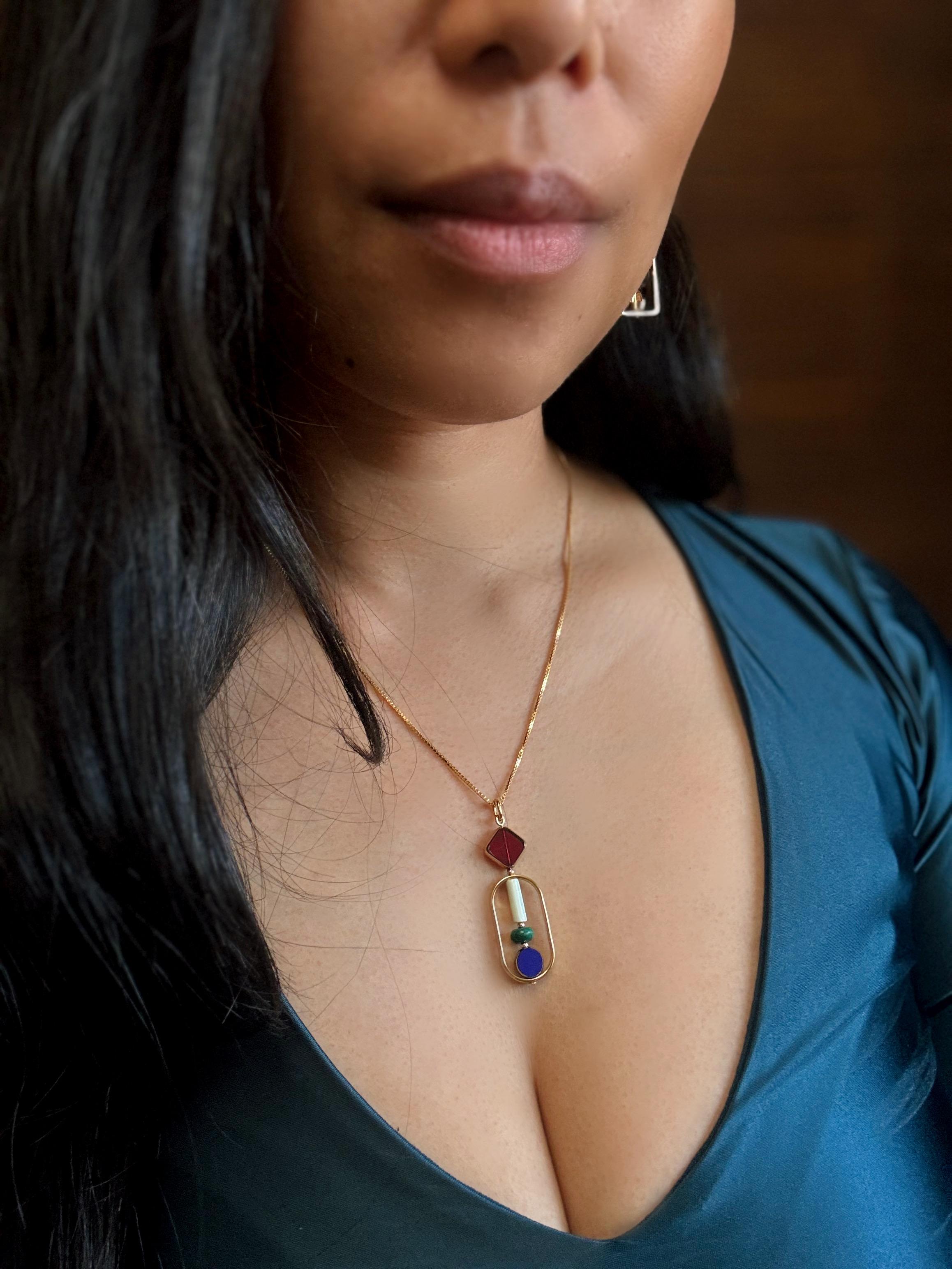 Collana in argento con placche d'oro 18 carati Art x Malachite e Howlite 2506N In condizioni Nuovo in vendita a Monrovia, CA