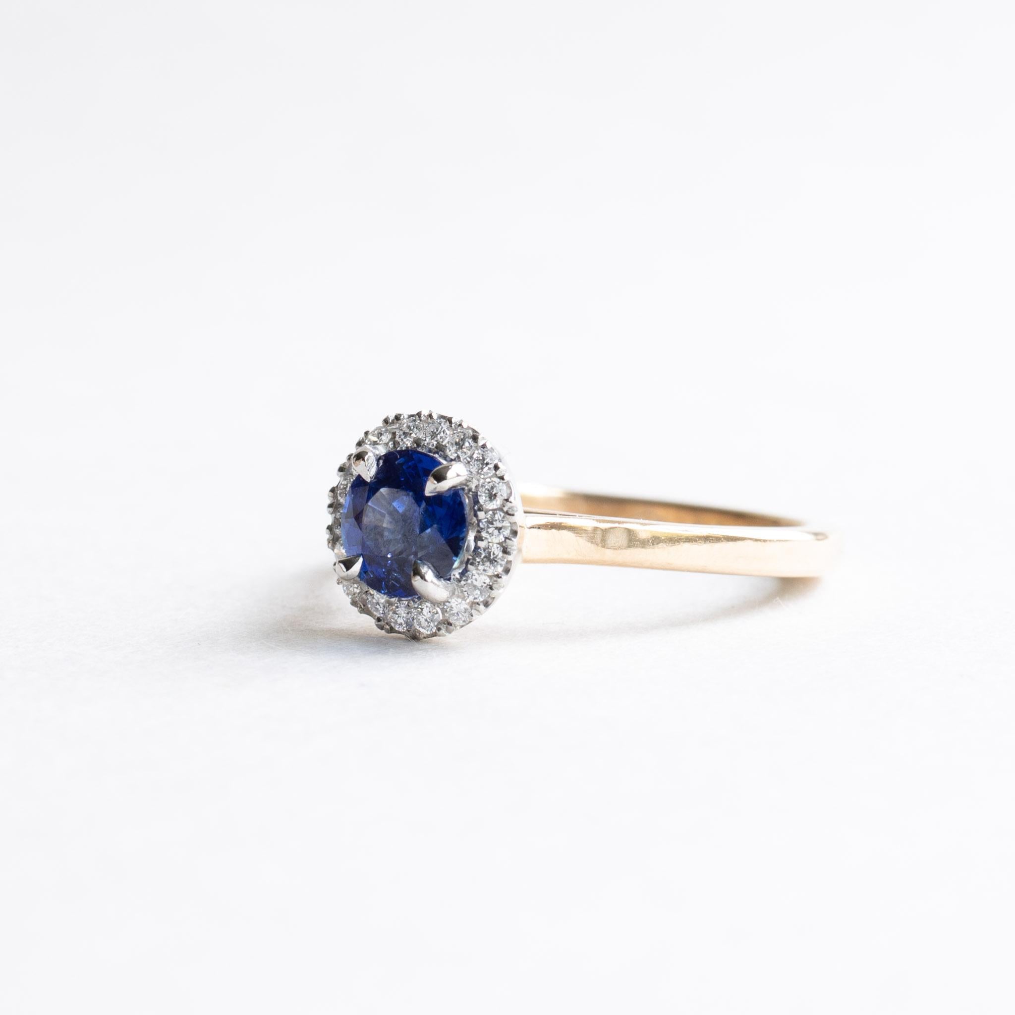 Contemporary 18k Gold Platinum 1 Carat Sapphire Two Tone Ring, Sapphire Halo Engagement Ring For Sale