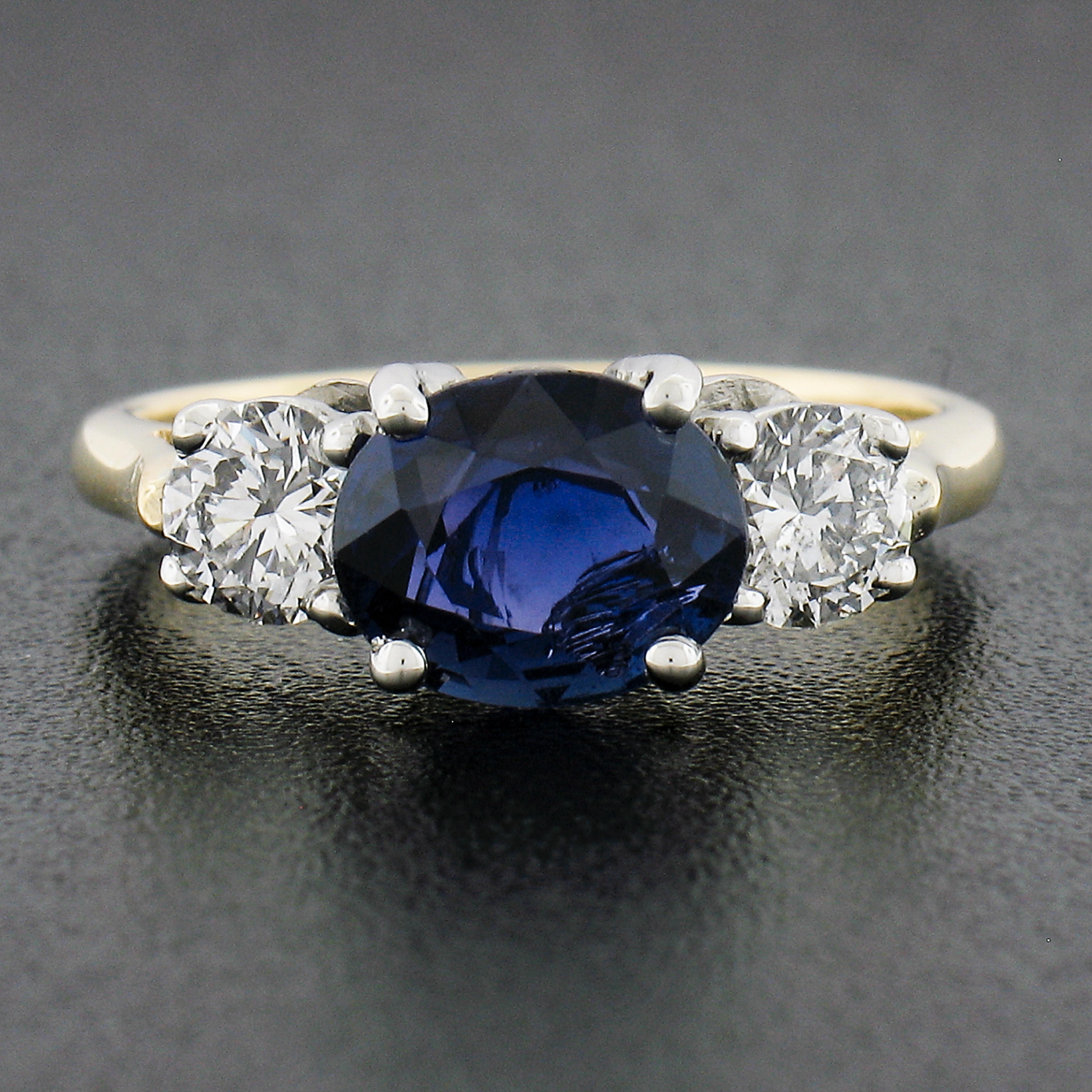 Bague en or 18 carats et platine avec saphir de Birmanie non chauffé de 1,94 carat, sans chaleur et diamants Excellent état - En vente à Montclair, NJ