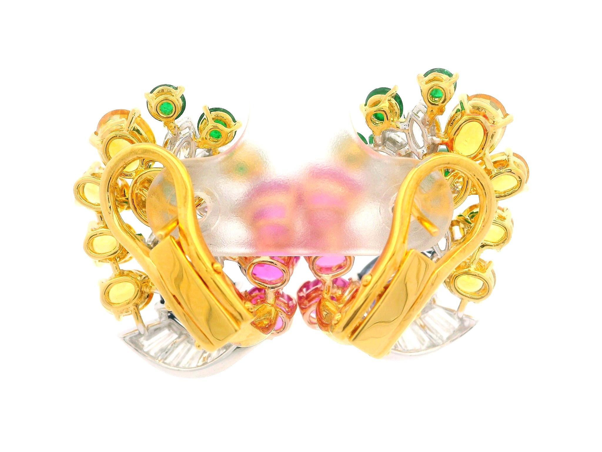Pendientes de Oro de 18k y Platino GIA 15.13ctw Zafiro Esmeralda Diamante Colorido en venta 3