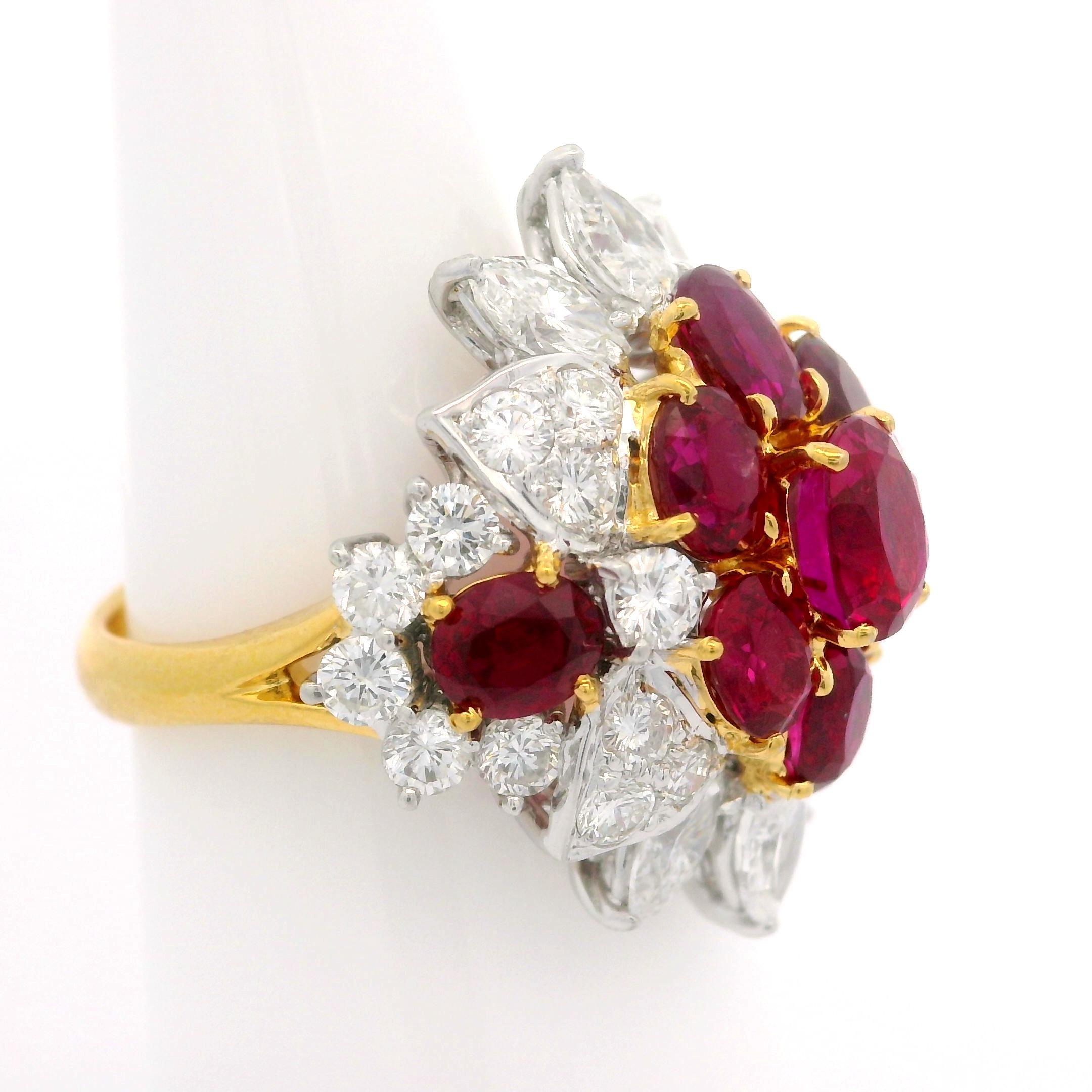 Anillo en racimo de oro de 18 quilates, platino y GIA de 7,18 quilates de rubí rojo vivo de Birmania y diamantes en venta 3