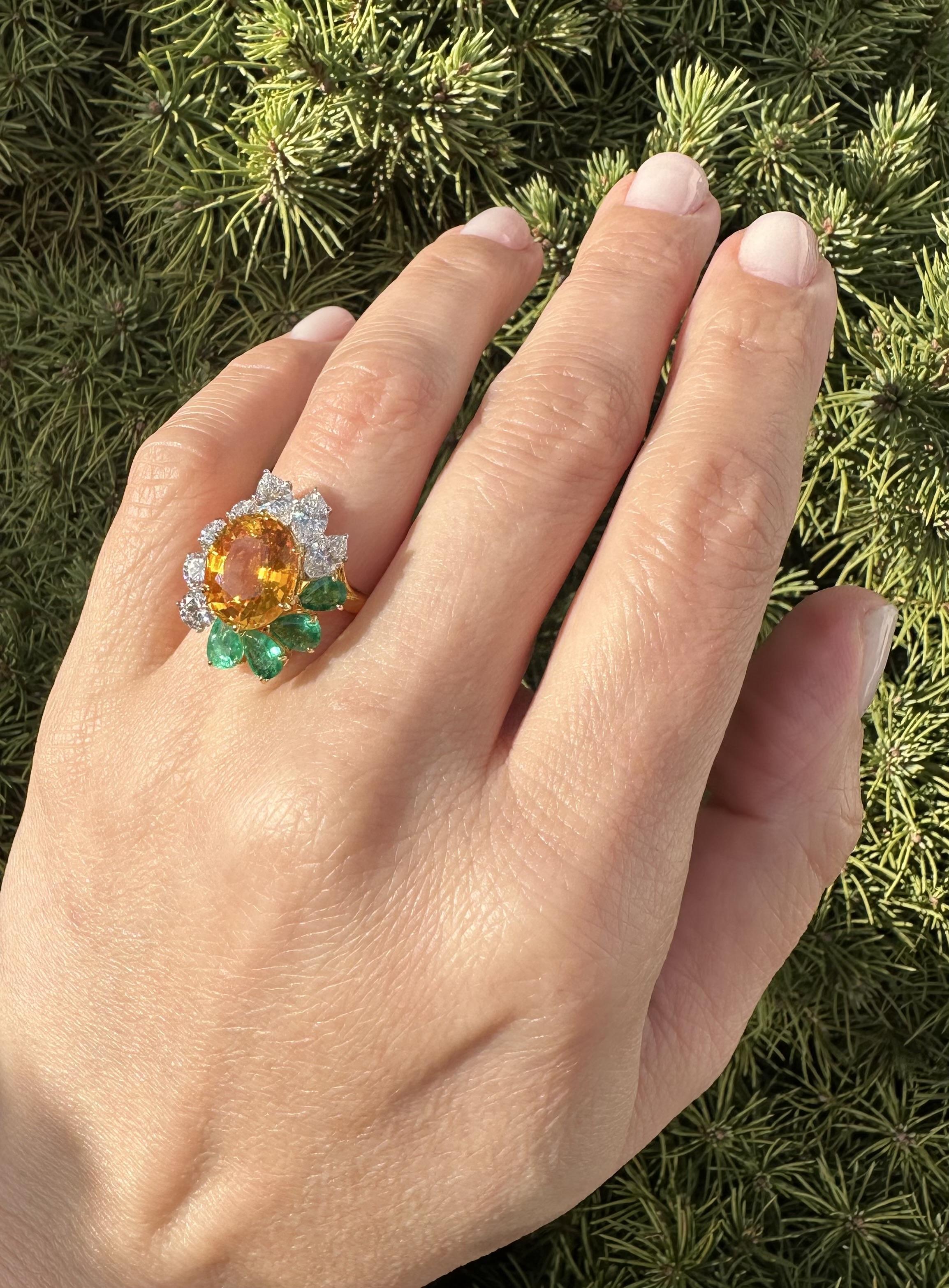 18k Gold Platinum GIA 8.89ctw Orangy Yellow Sapphire Emerald & Diamond Ring In Excellent Condition For Sale In Montclair, NJ