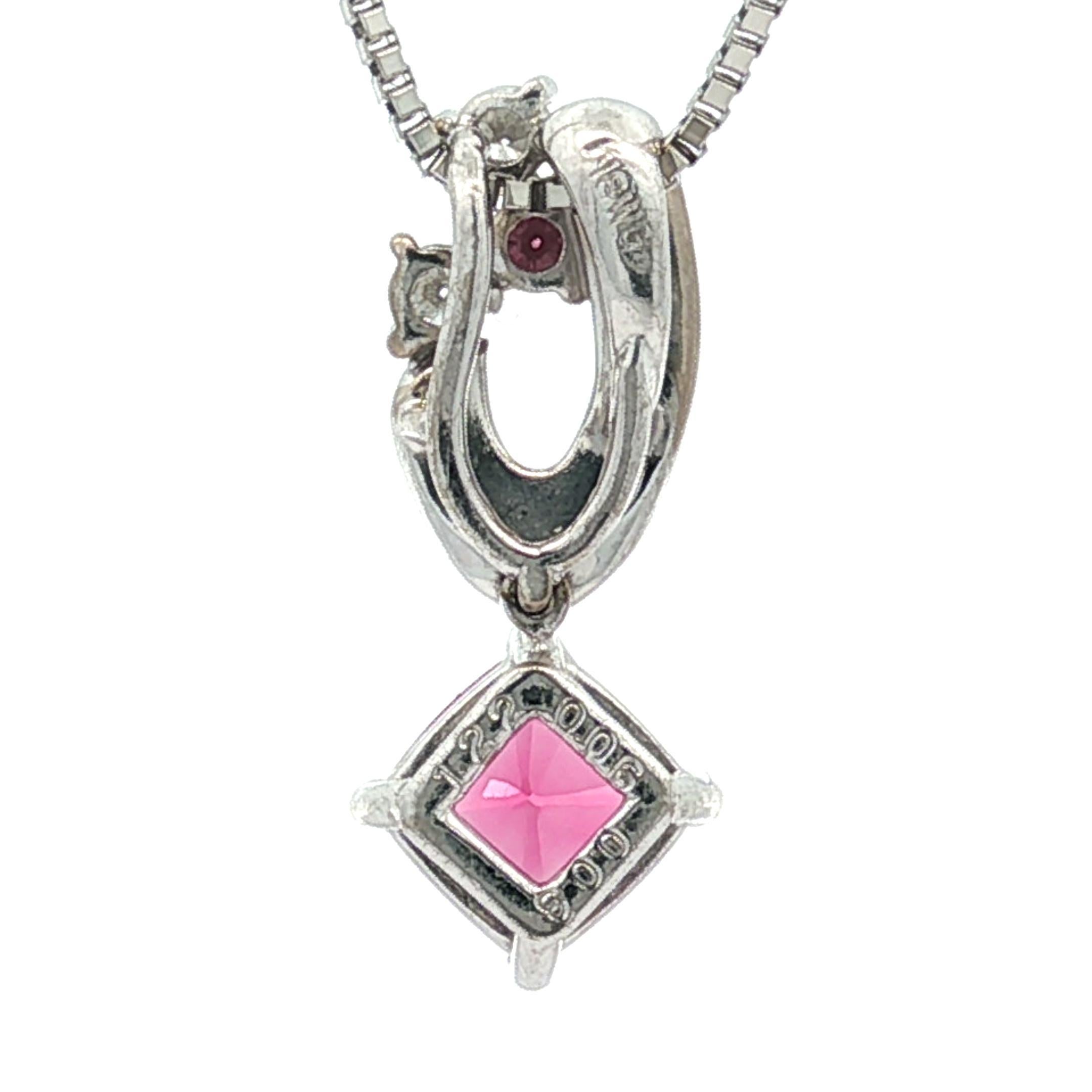 Collana con catena regolabile in oro 18 carati e platino con diamante e spinello rosa in vendita 2