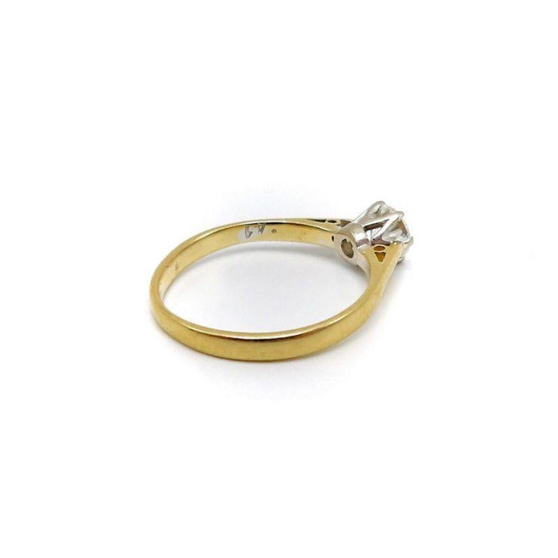 18K Gold & Platinum Vintage Solitaire Diamond Ring In Good Condition For Sale In Venice, CA