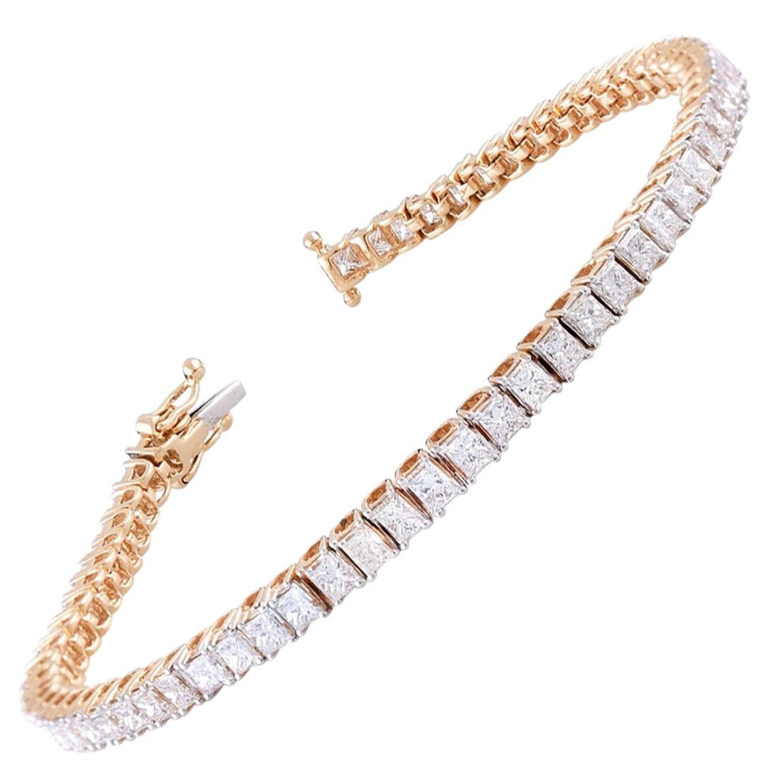 18 Karat Gold Princess Cut White Diamond Bracelet For Sale