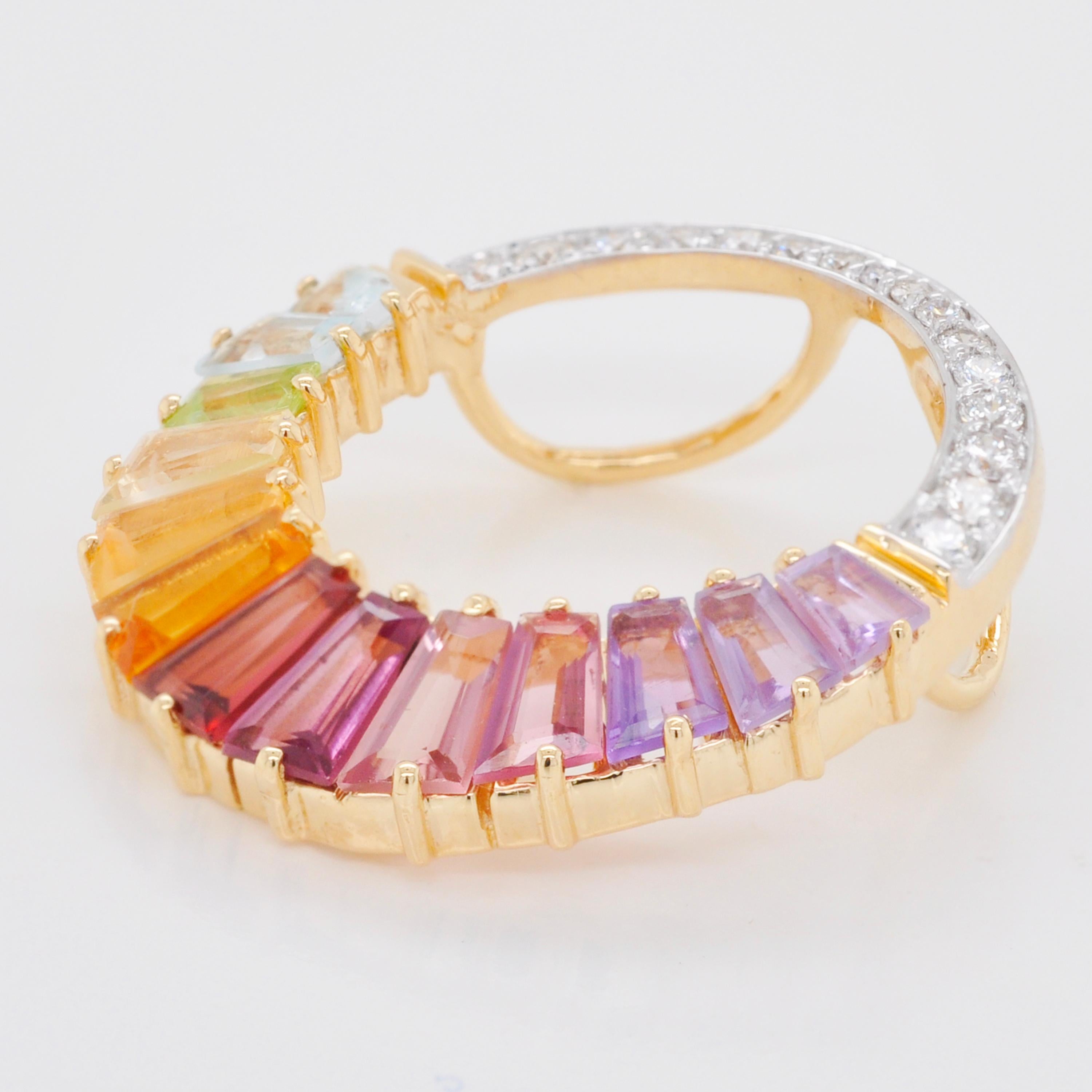 18K Gold Rainbow Gemstones Baguette Prong Set Diamond Circular Pendant Necklace In New Condition For Sale In Jaipur, Rajasthan