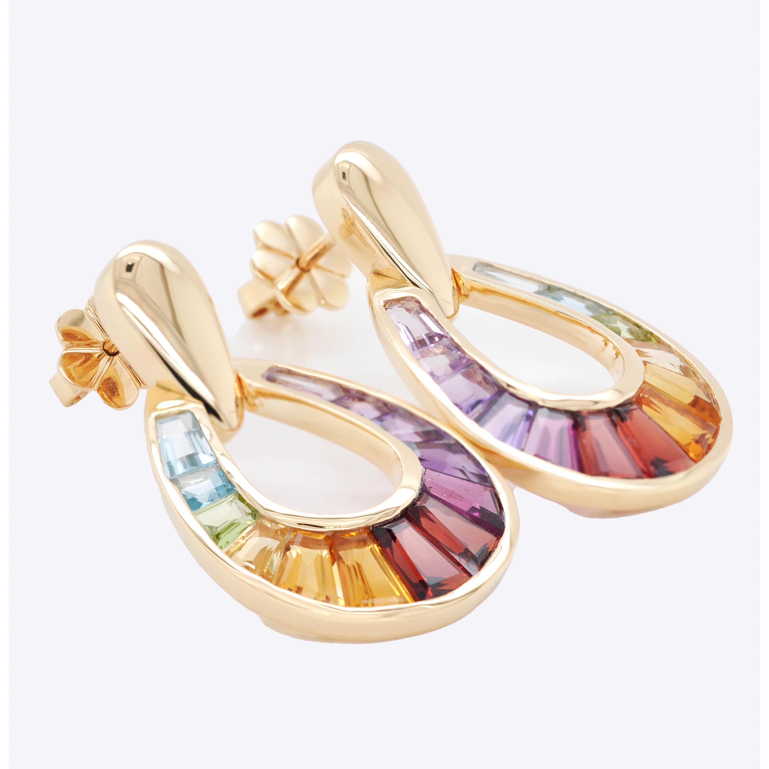 Boucles d'oreilles pendantes en or 18K avec gouttes de pluie serties Channel Channel, arc-en-ciel et pierres baguettes. Neuf - En vente à Jaipur, Rajasthan