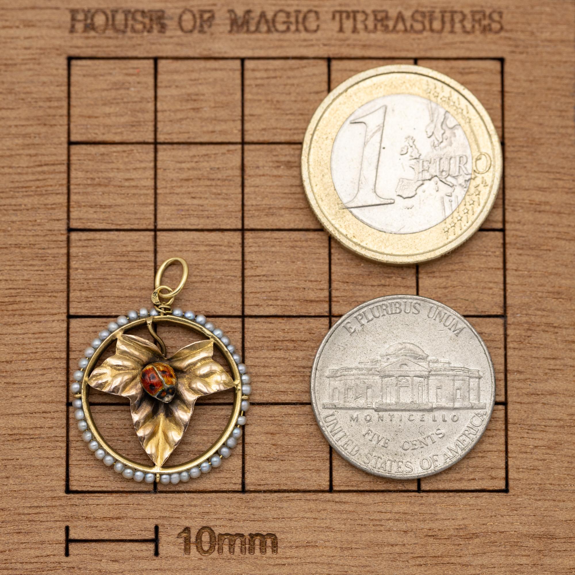Oro de 18 quilates, Raro amuleto francés de la buena suerte - Medalla de 1900 - Colgante de hiedra y mariquita en Bueno Estado en Antwerp, BE