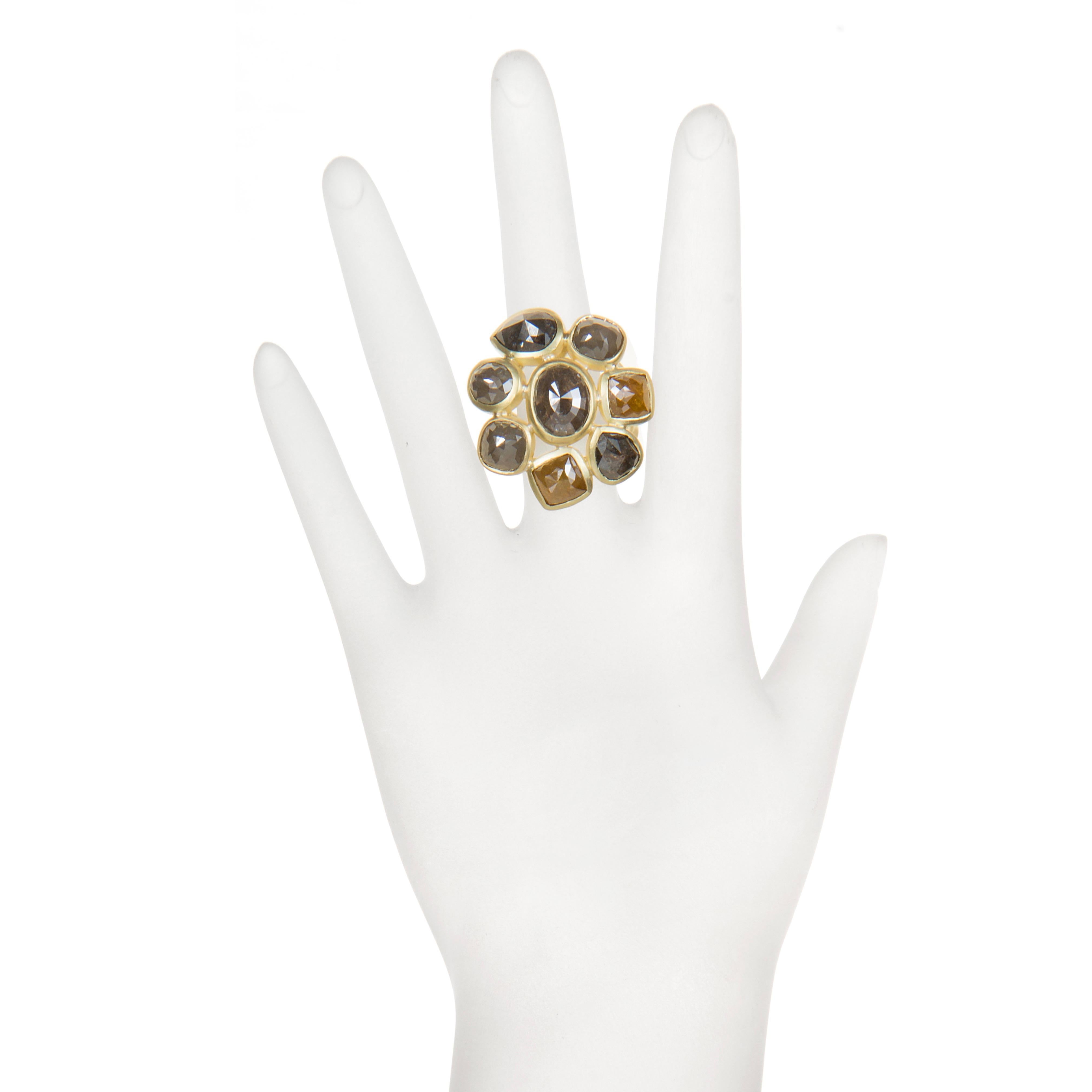 18 Karat Gold Rohdiamant Gänseblümchen-Ring im Angebot 1