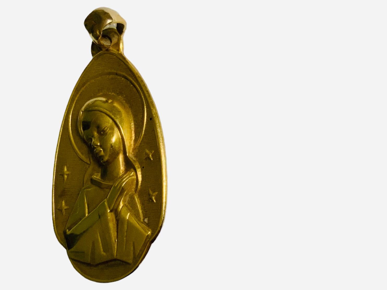 Moderno Ciondolo religioso in oro 18K in vendita