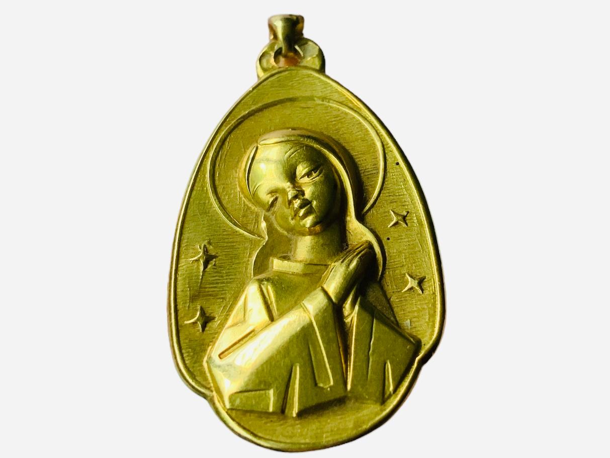 Ciondolo religioso in oro 18K in vendita 3
