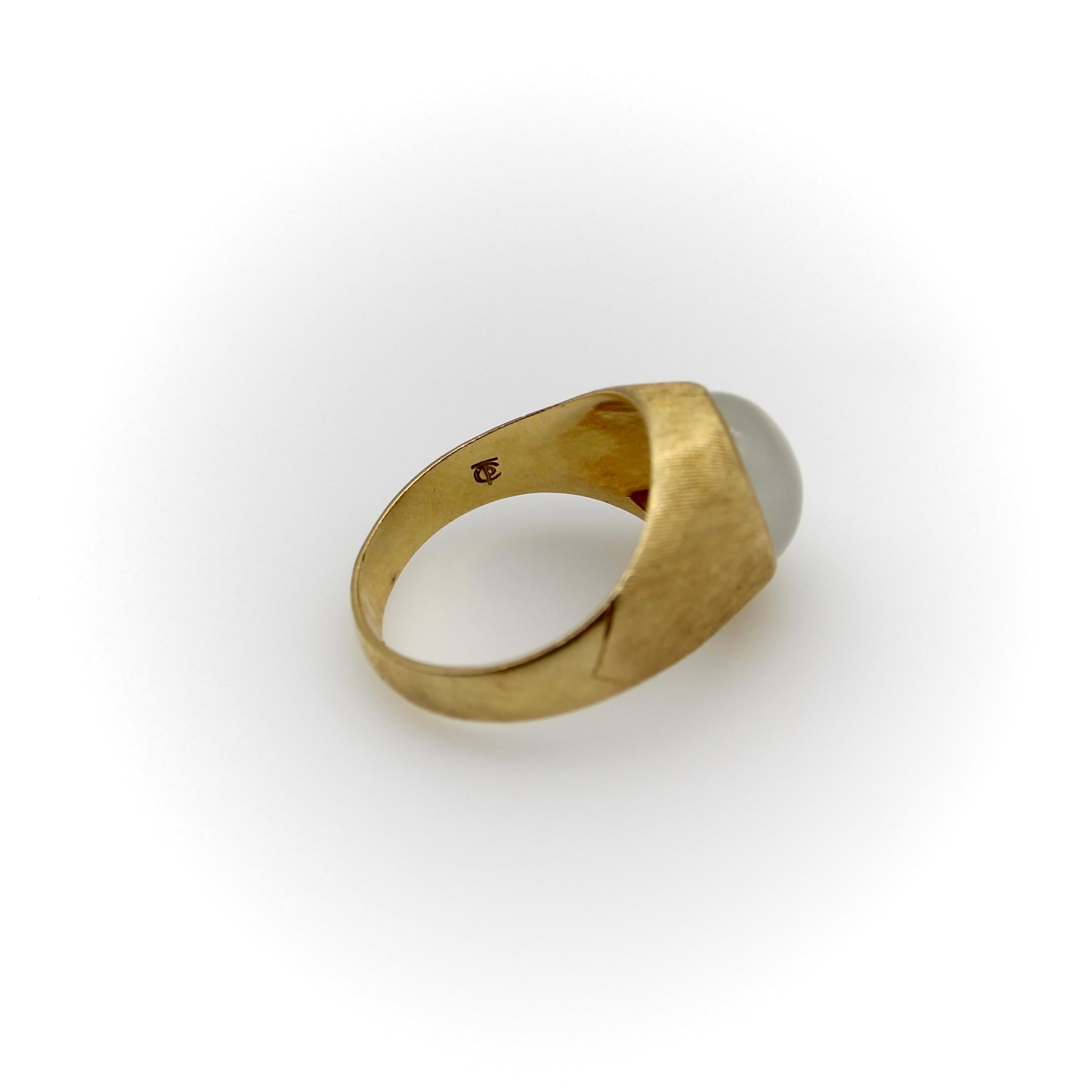 Cabochon 18K Gold Retro Tiffany & Co. Moonstone Ring 