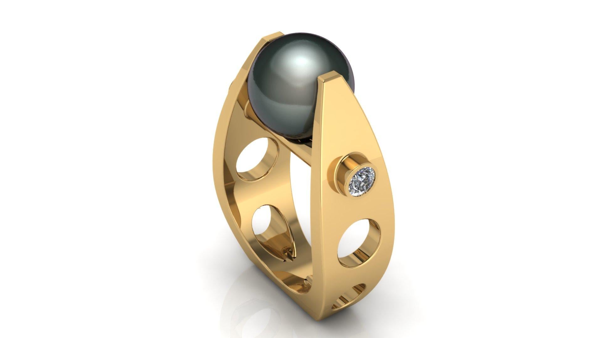 Round Cut 18 Karat Gold Ring Tahitian Pearl and .30 Carat F VS1 Brilliant Cut Diamonds For Sale