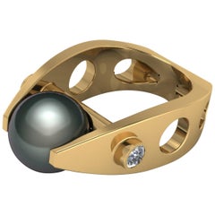 18 Karat Gold Ring Tahitian Pearl and .30 Carat F VS1 Brilliant Cut Diamonds