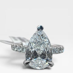 18k Gold Ring 2.01Ct. Lab Grown Pear Shaped Diamond With Side Diamonds 0.79 Ct.