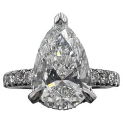 18k Gold Ring 2.01Ct. Lab Grown Pear Shaped Diamond With Side Diamonds 0.79 Ct.