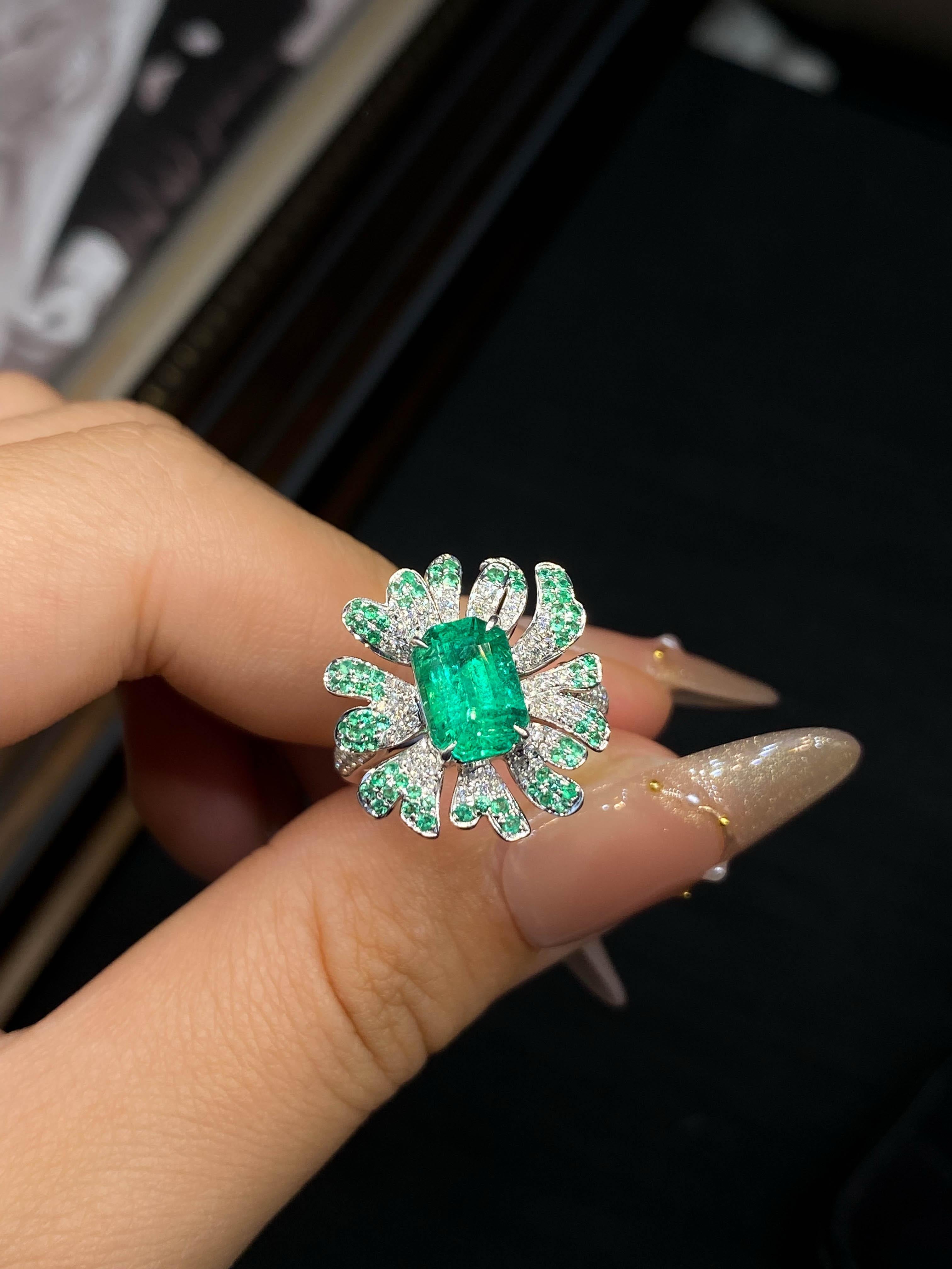 18K Gold Ring 2.09ct Smaragd Diamant Edelstein Haute Joaillerie (Smaragdschliff) im Angebot