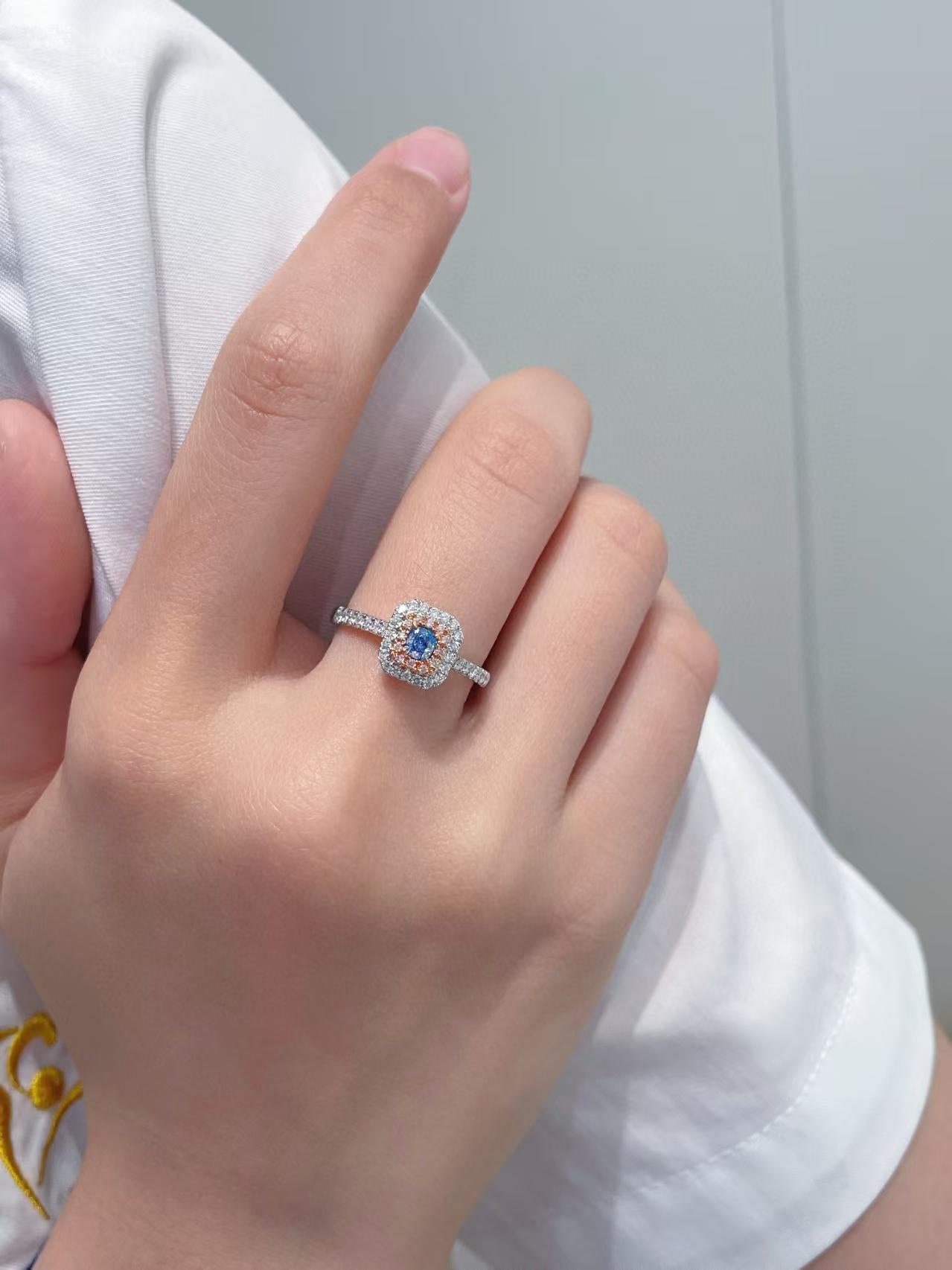 18K Vivid Blue Diamond Pink Diamond Double Halo Cocktail Ring (Moderne) im Angebot