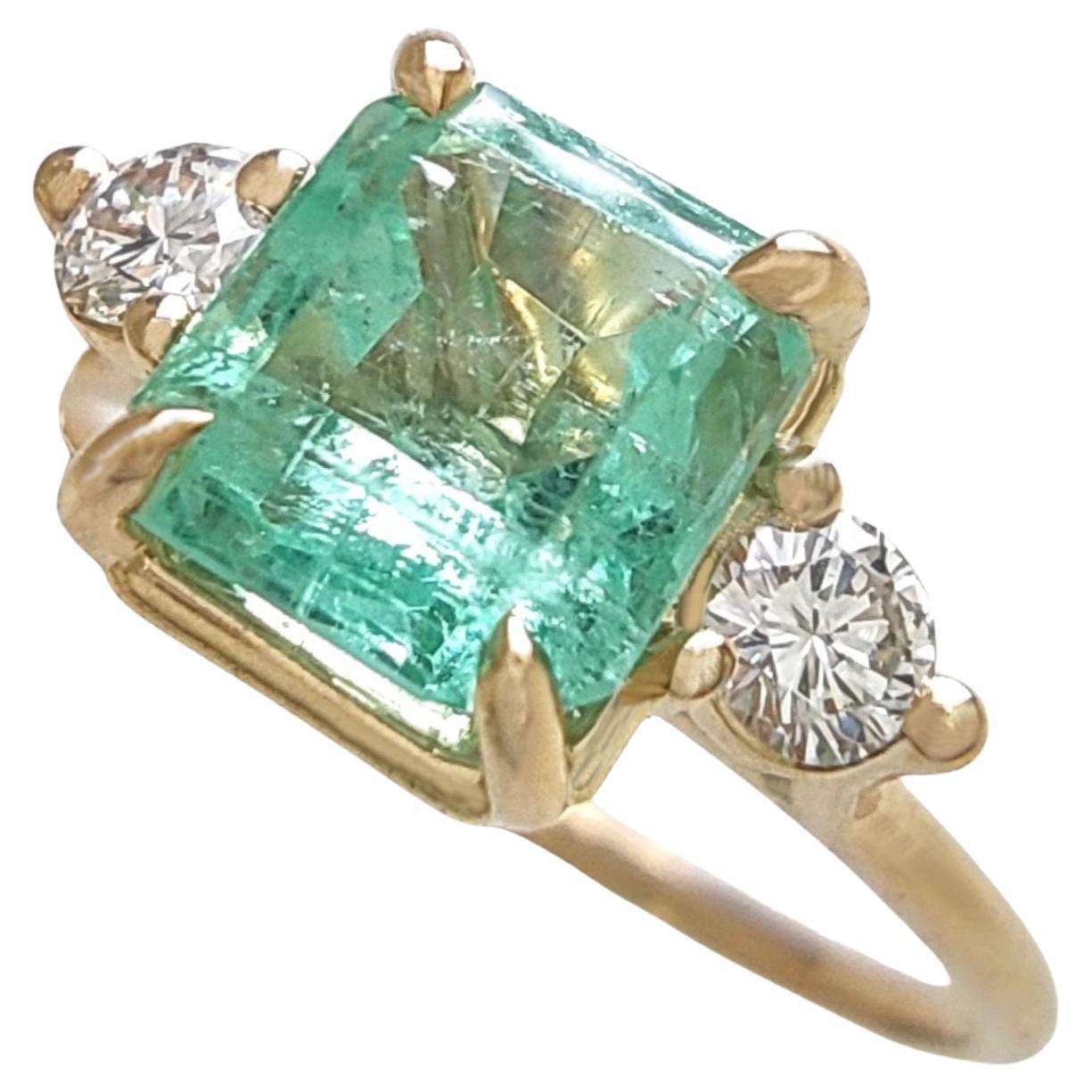 18K Gold Ring  Emerald and Diamonds Classic Minimalist for Your Everyday 