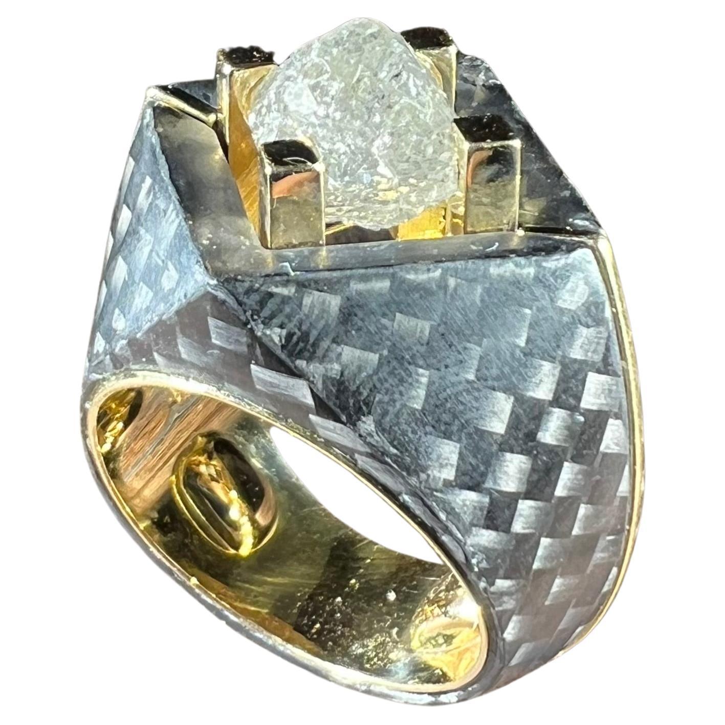 18k Gold Ring mit Rohdiamant 4.6 Carat und Carbon