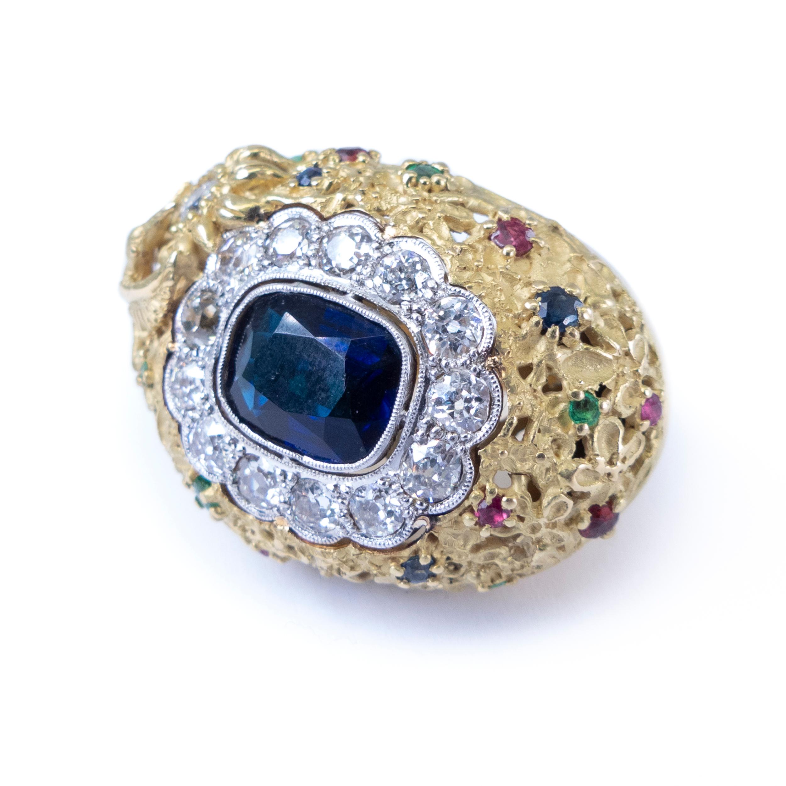 Modern 18k Gold Ring Sapphire Diamonds Gem-Set Garden Motif Featuring a Nightingale For Sale