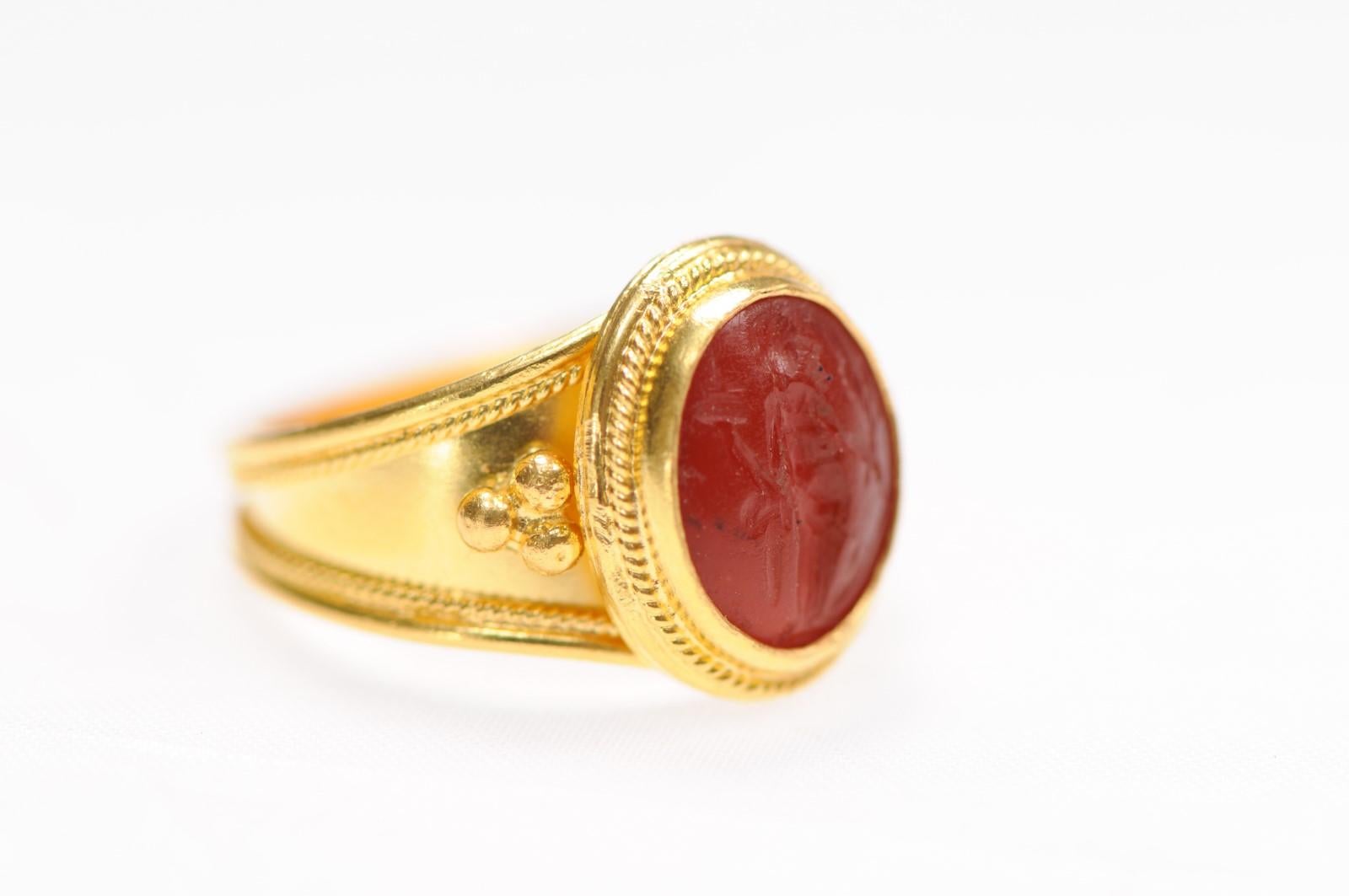 18K Gold Ring w Venus Intaglio For Sale 4
