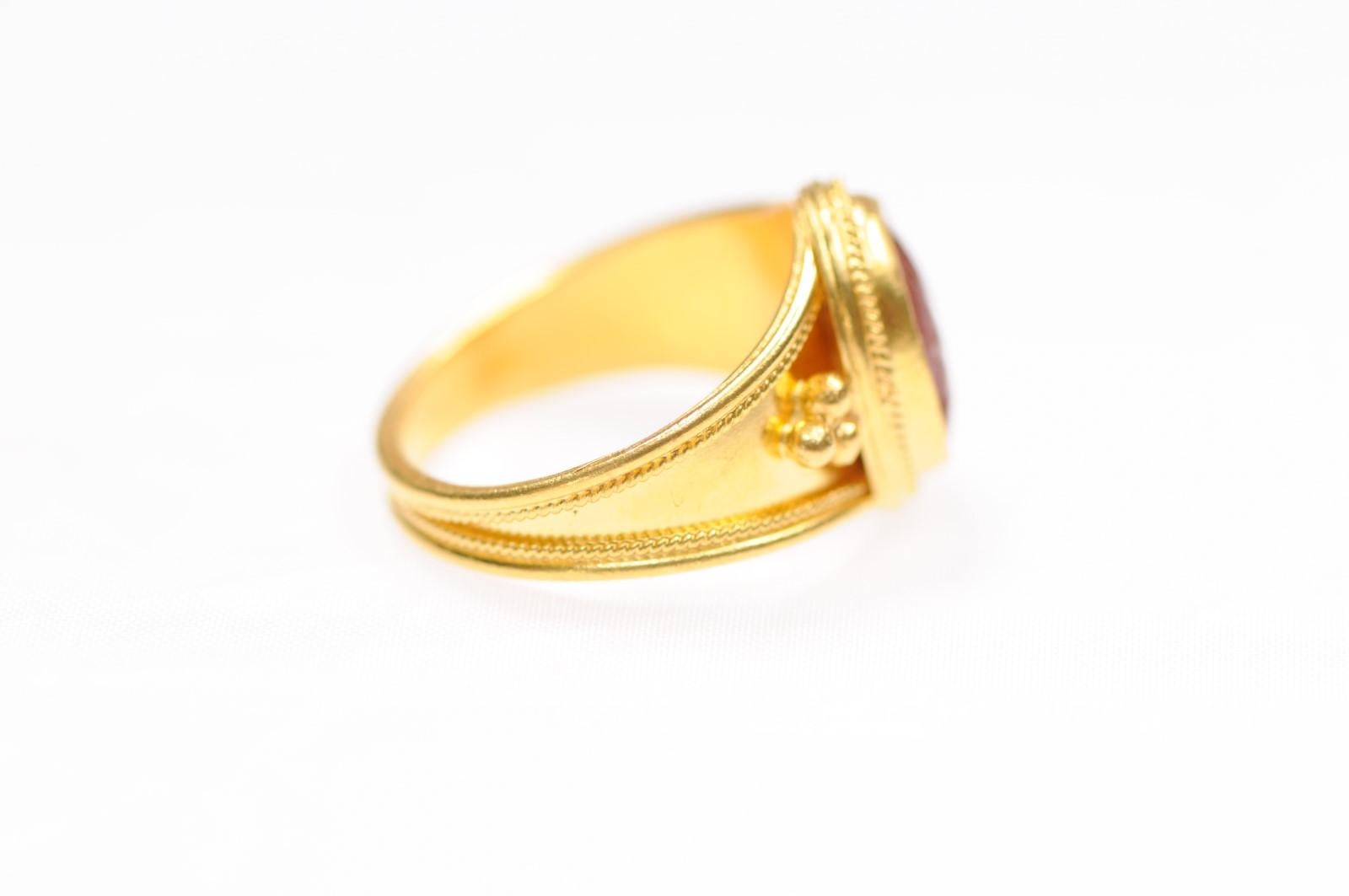Oval Cut 18K Gold Ring w Venus Intaglio For Sale