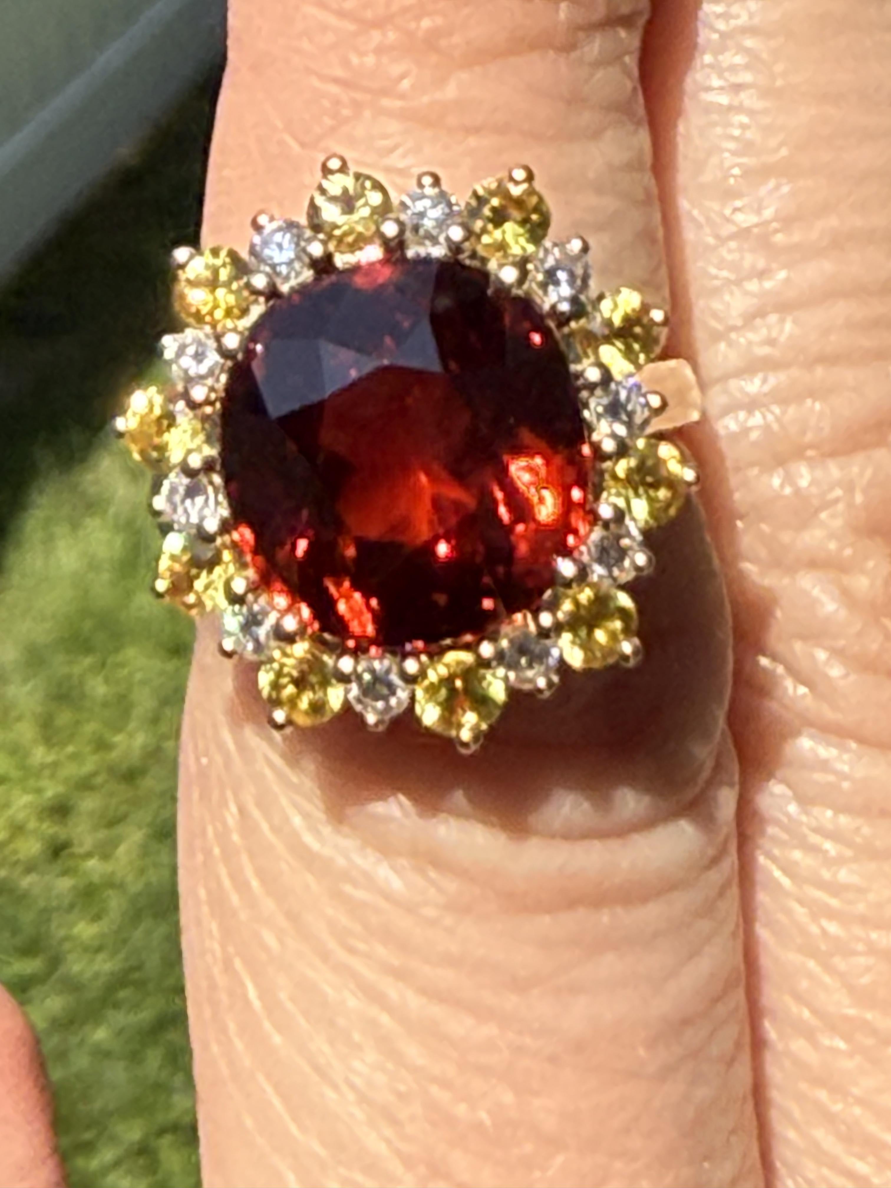En vente :  Bague en or 18 carats avec grenat rouge-orange de 11,65 carats, saphir jaune et diamants 10