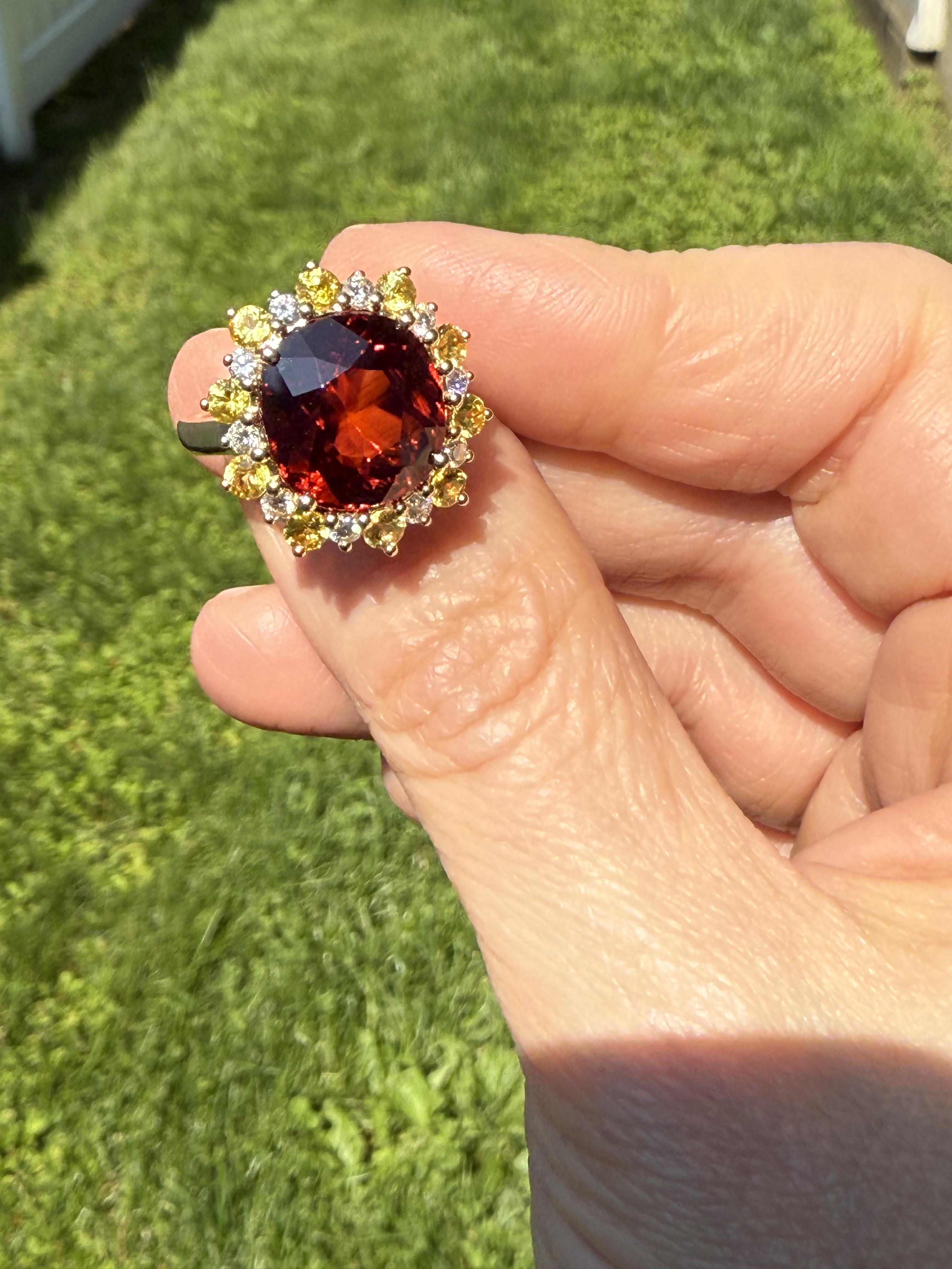 En vente :  Bague en or 18 carats avec grenat rouge-orange de 11,65 carats, saphir jaune et diamants 8