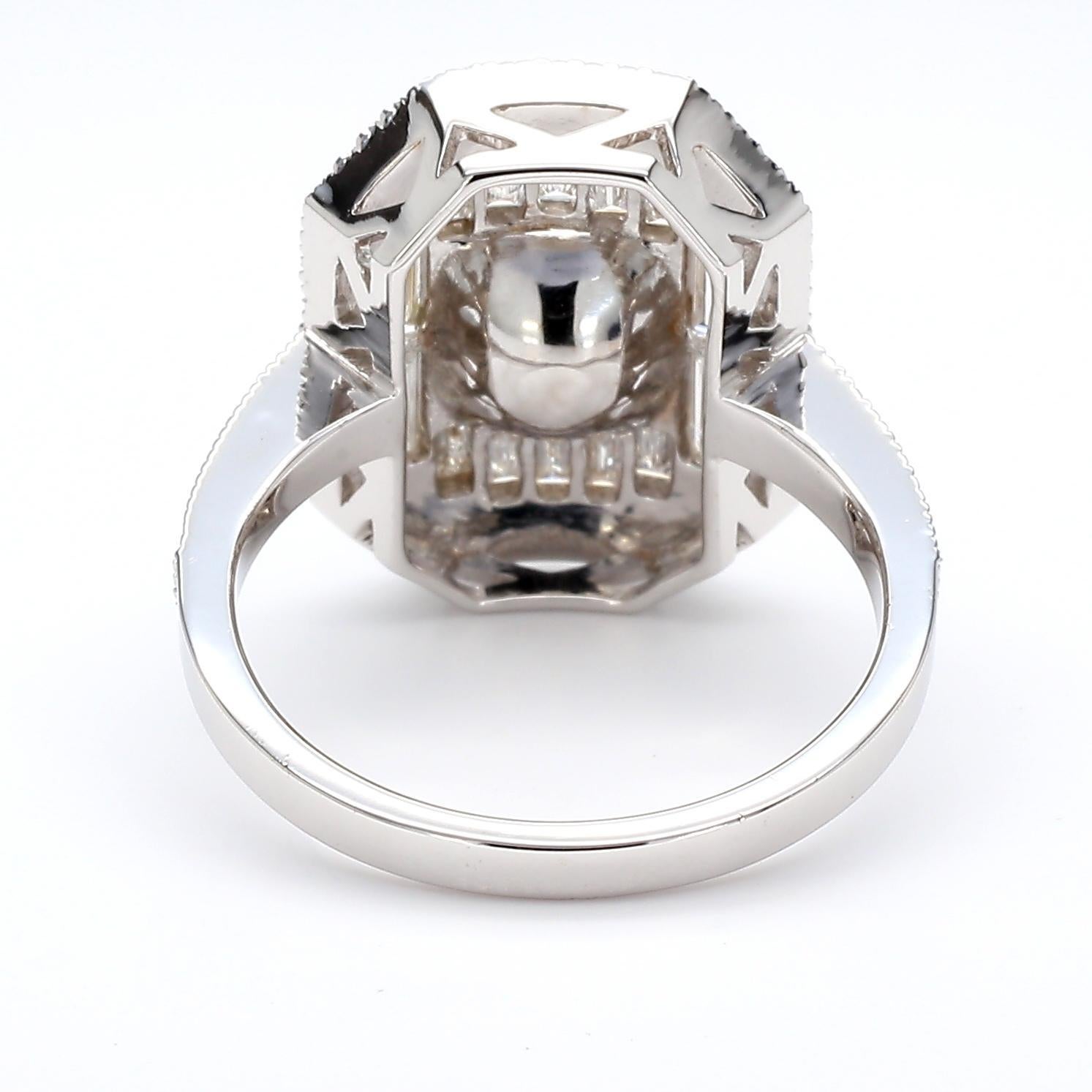 Bague en or 18k avec diamant jaune de 1,66ct et halo blanc Pour femmes en vente