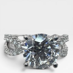 18k Gold Ring with 2.67Ct. Lab Grown Round Diamond With Side Diamonds 0.40 Ct.