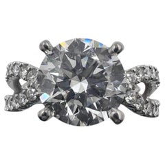 18k Gold Ring with 2.67Ct. Lab Grown Round Diamond With Side Diamonds 0.40 Ct.